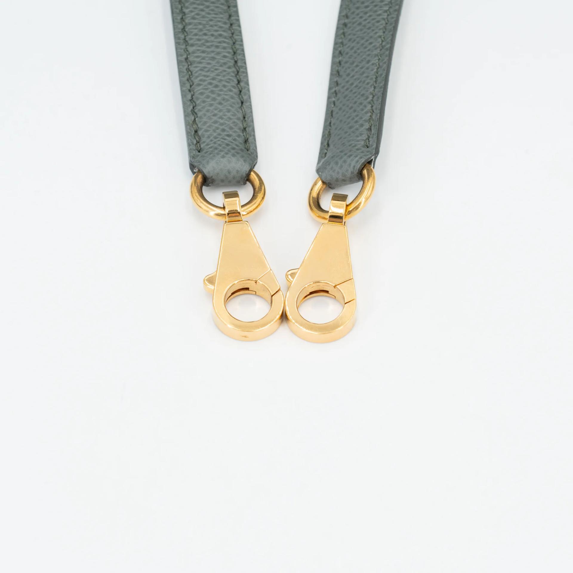 Very Good ( Rank A) HERMÈS Kelly 28 Sellier Vert Amande (63) Epsom Gold hardware Y (2020) - 24