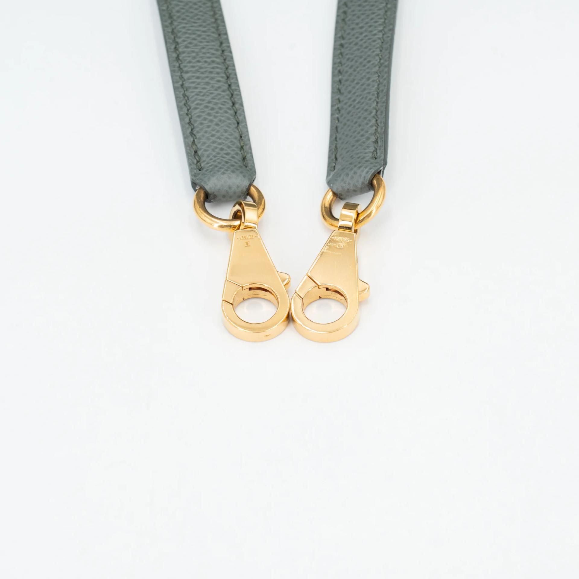 Very Good ( Rank A) HERMÈS Kelly 28 Sellier Vert Amande (63) Epsom Gold hardware Y (2020) - 25