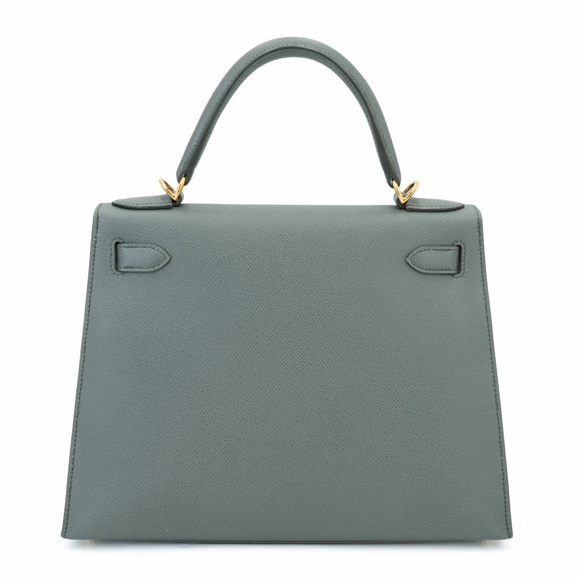 Very Good ( Rank A) HERMÈS Kelly 28 Sellier Vert Amande (63) Epsom Gold hardware Y (2020) - 2