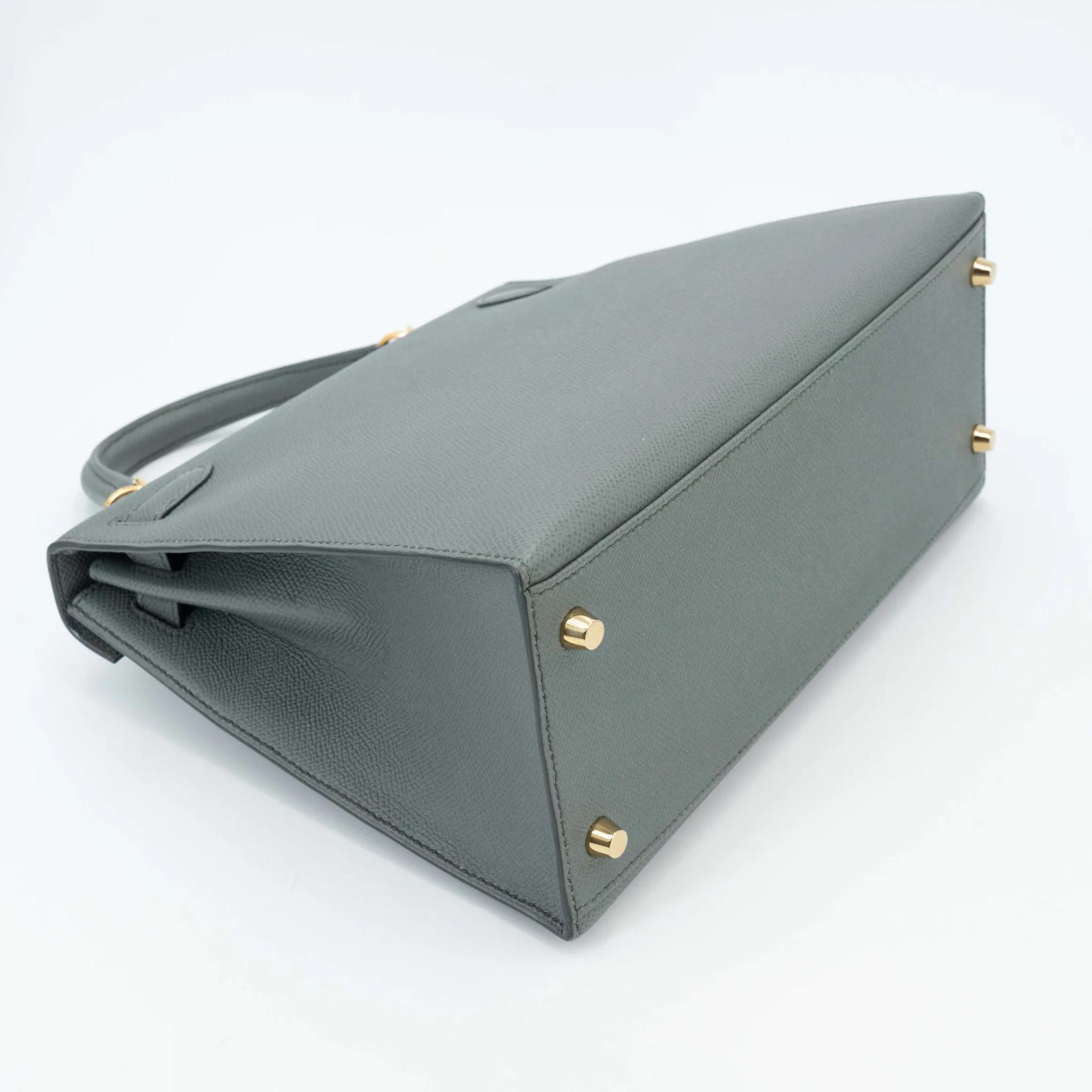 Very Good ( Rank A) HERMÈS Kelly 28 Sellier Vert Amande (63) Epsom Gold hardware Y (2020) - 7