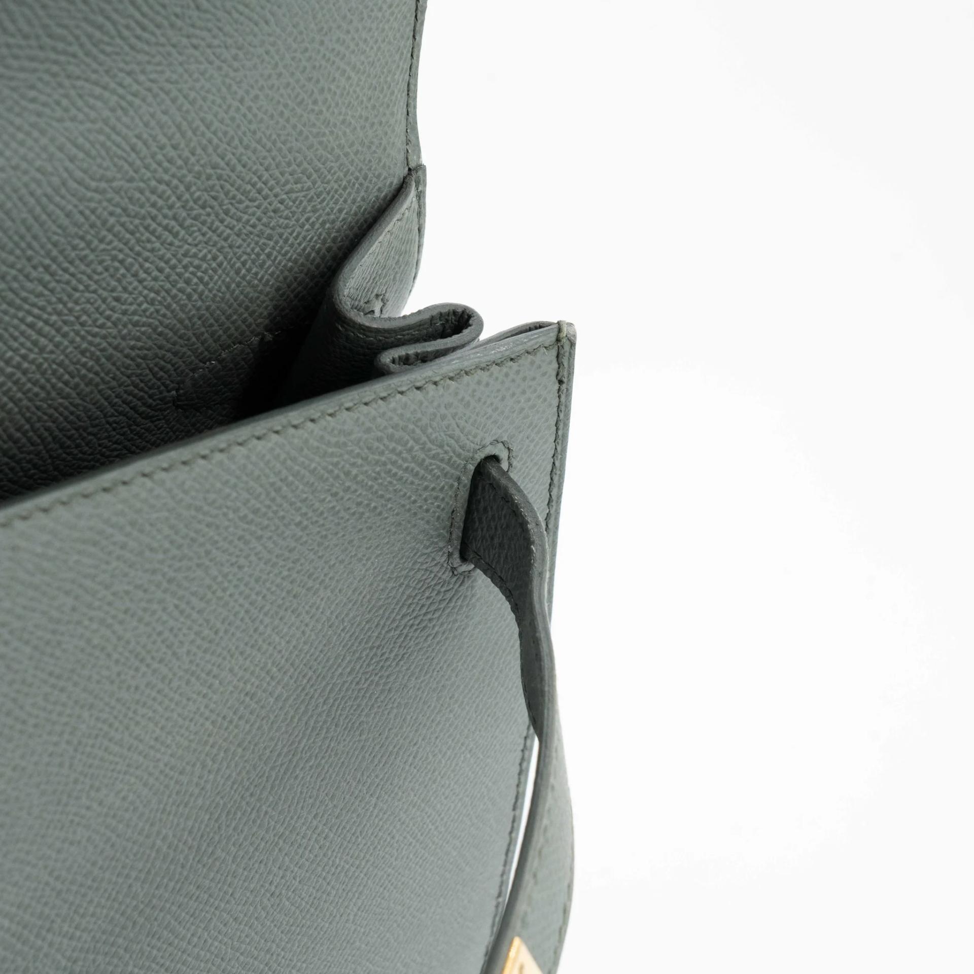 Very Good ( Rank A) HERMÈS Kelly 28 Sellier Vert Amande (63) Epsom Gold hardware Y (2020) - 27