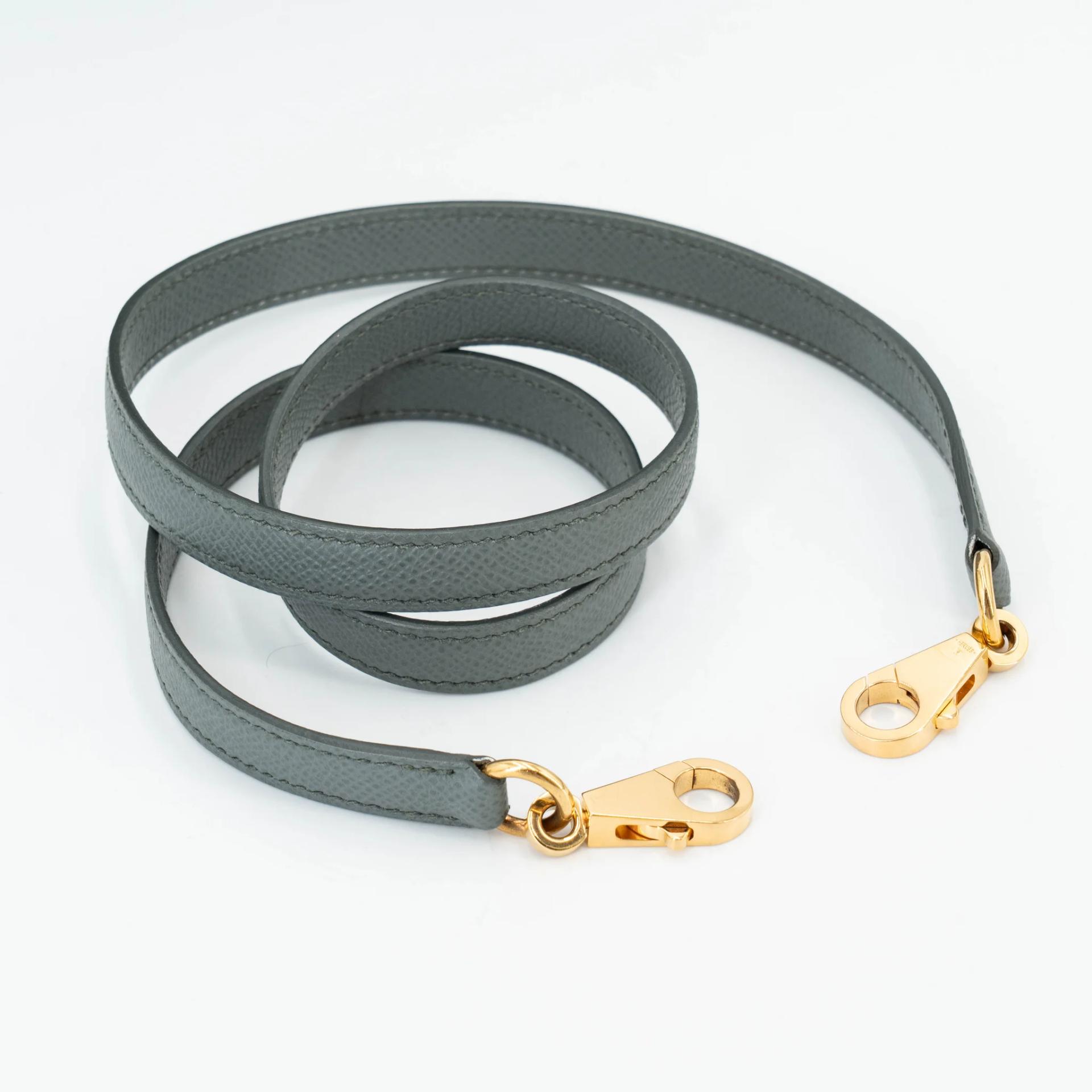 Very Good ( Rank A) HERMÈS Kelly 28 Sellier Vert Amande (63) Epsom Gold hardware Y (2020) - 23