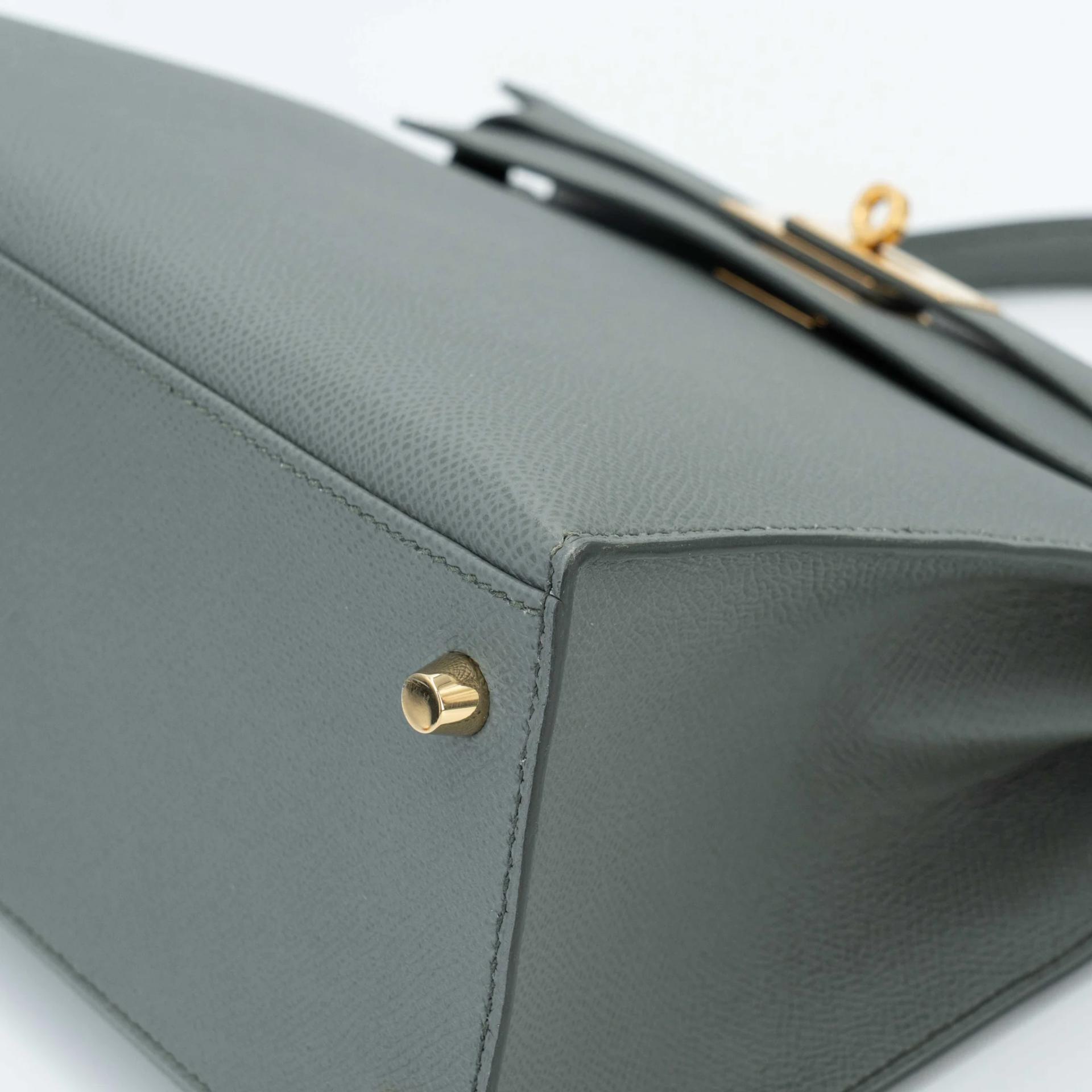 Very Good ( Rank A) HERMÈS Kelly 28 Sellier Vert Amande (63) Epsom Gold hardware Y (2020) - 10