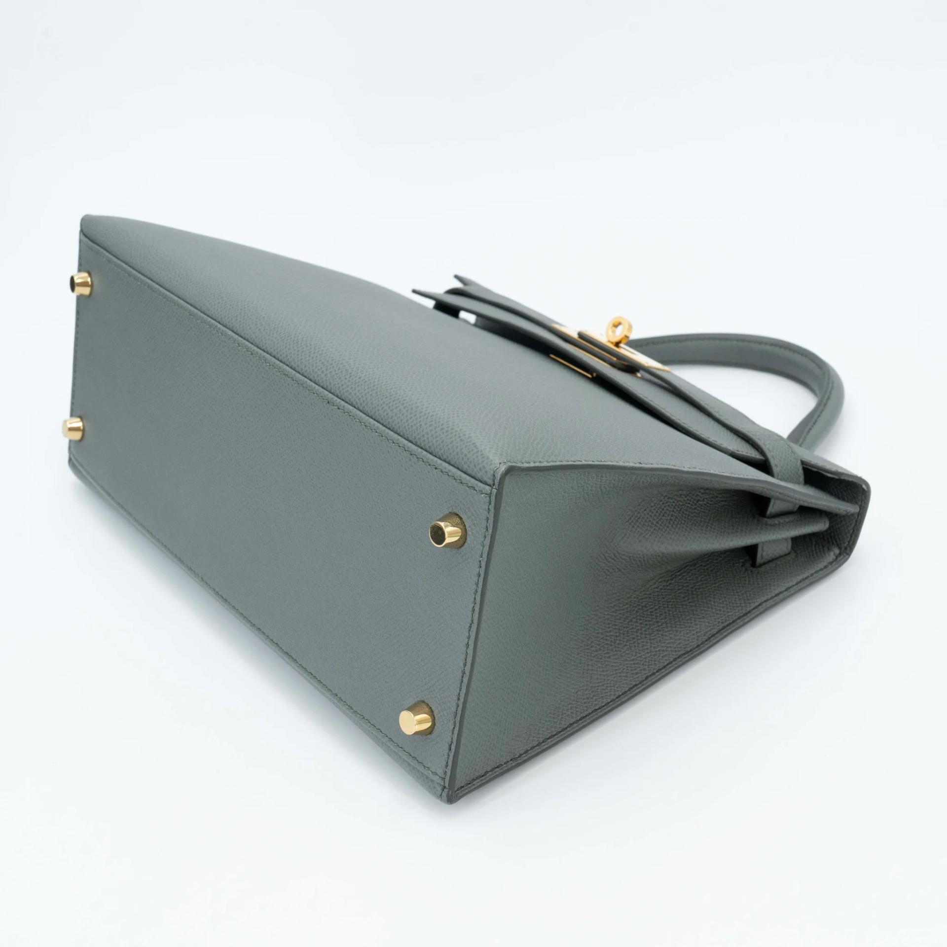 Very Good ( Rank A) HERMÈS Kelly 28 Sellier Vert Amande (63) Epsom Gold hardware Y (2020) - 5
