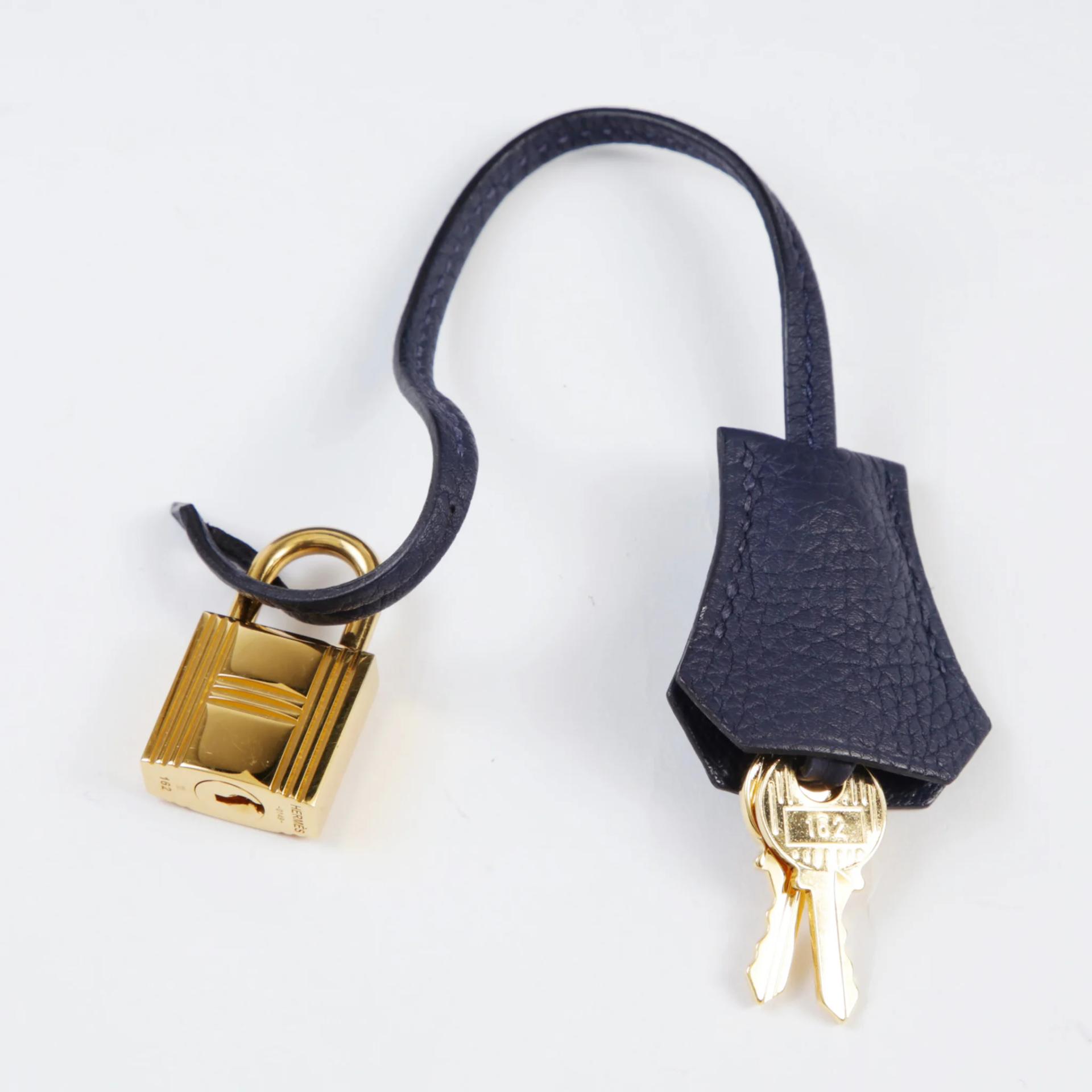 Very Good ( Rank A) HERMÈS Birkin 30 Bleu Nuit (2Z) Togo Gold hardware D (2019) - 14