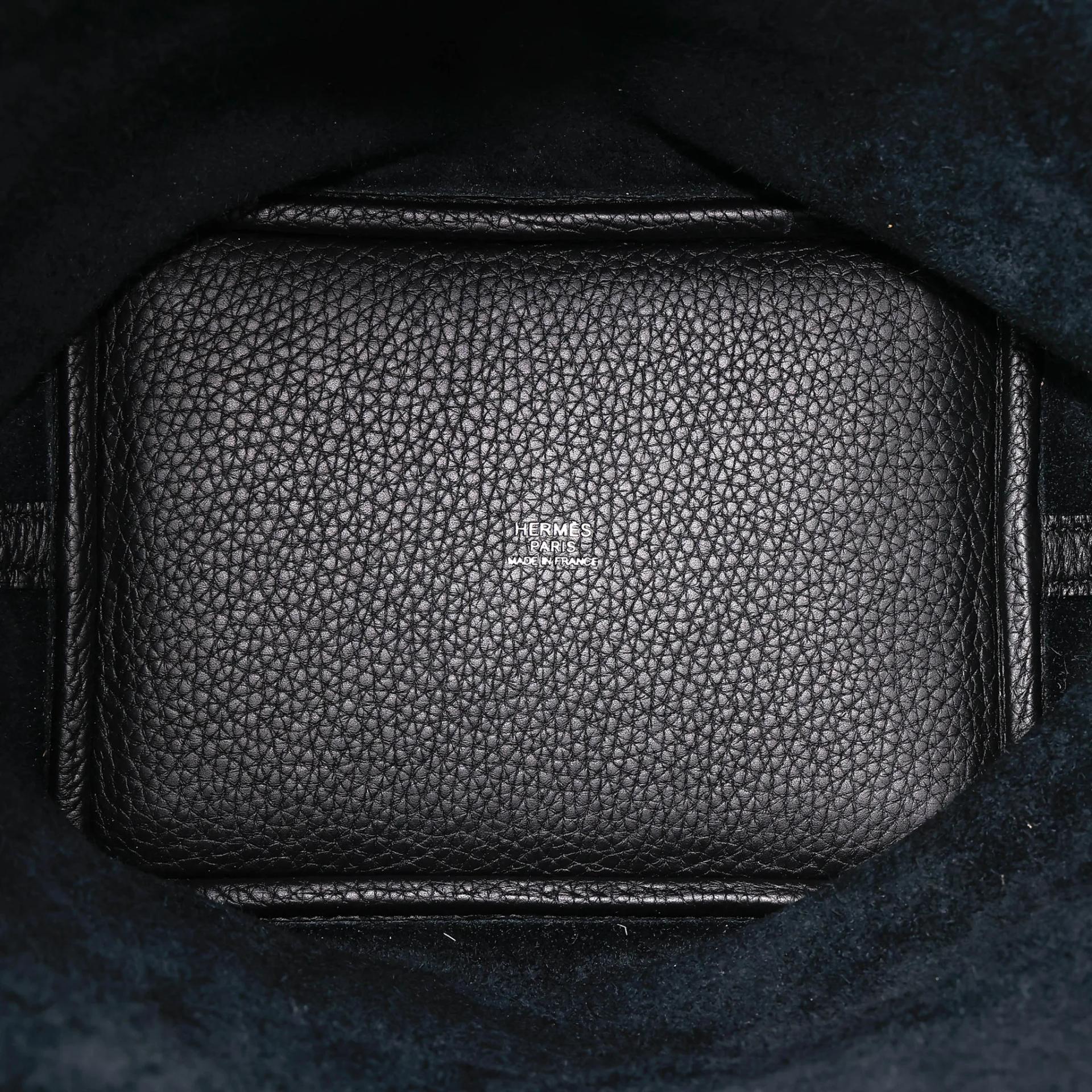 Very Good ( Rank A) HERMÈS Picotin Lock PM Noir (89) Clemence Palladium hardware Z (2021) - 14