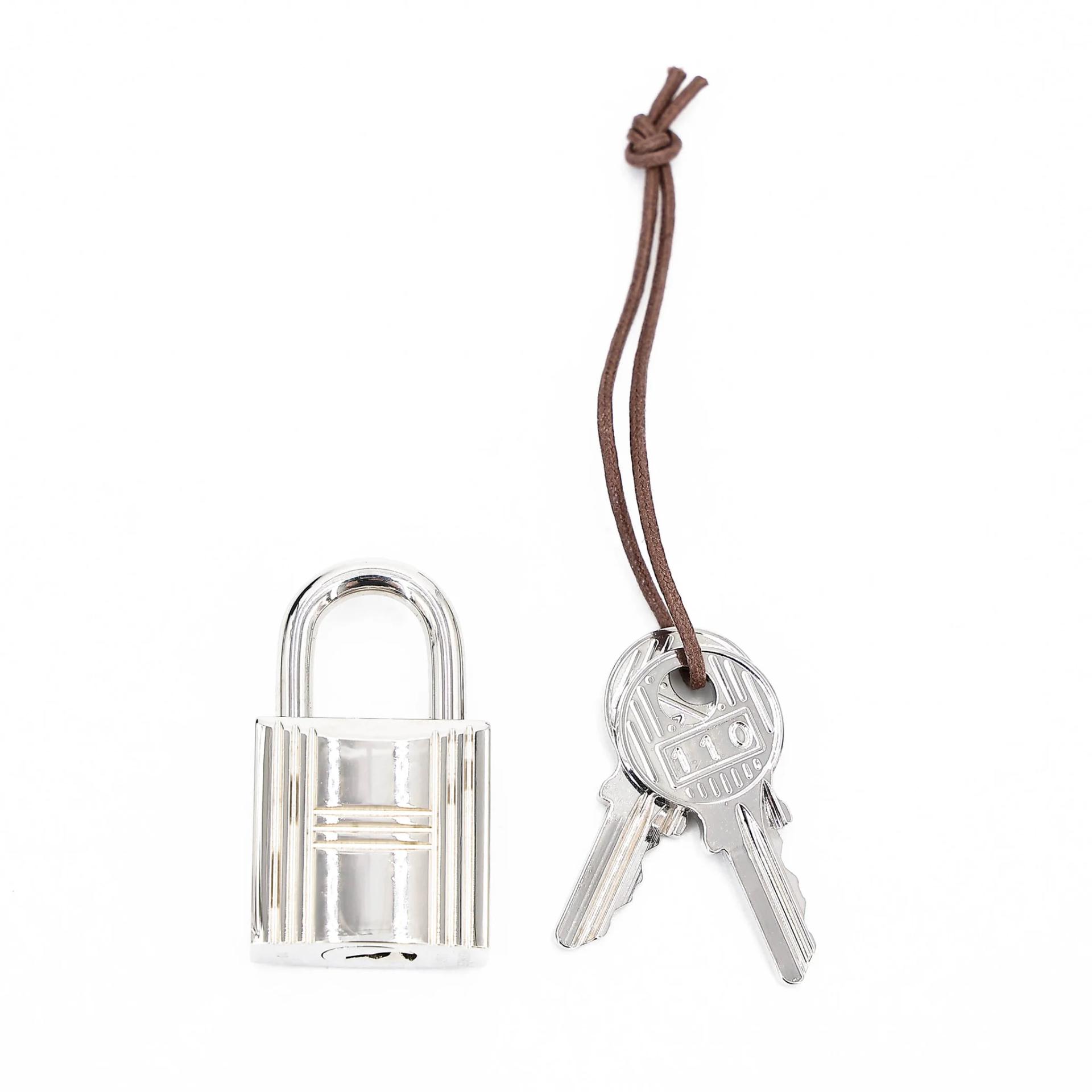 Very Good ( Rank A) HERMÈS Picotin Lock PM Noir (89) Clemence Palladium hardware Z (2021) - 15