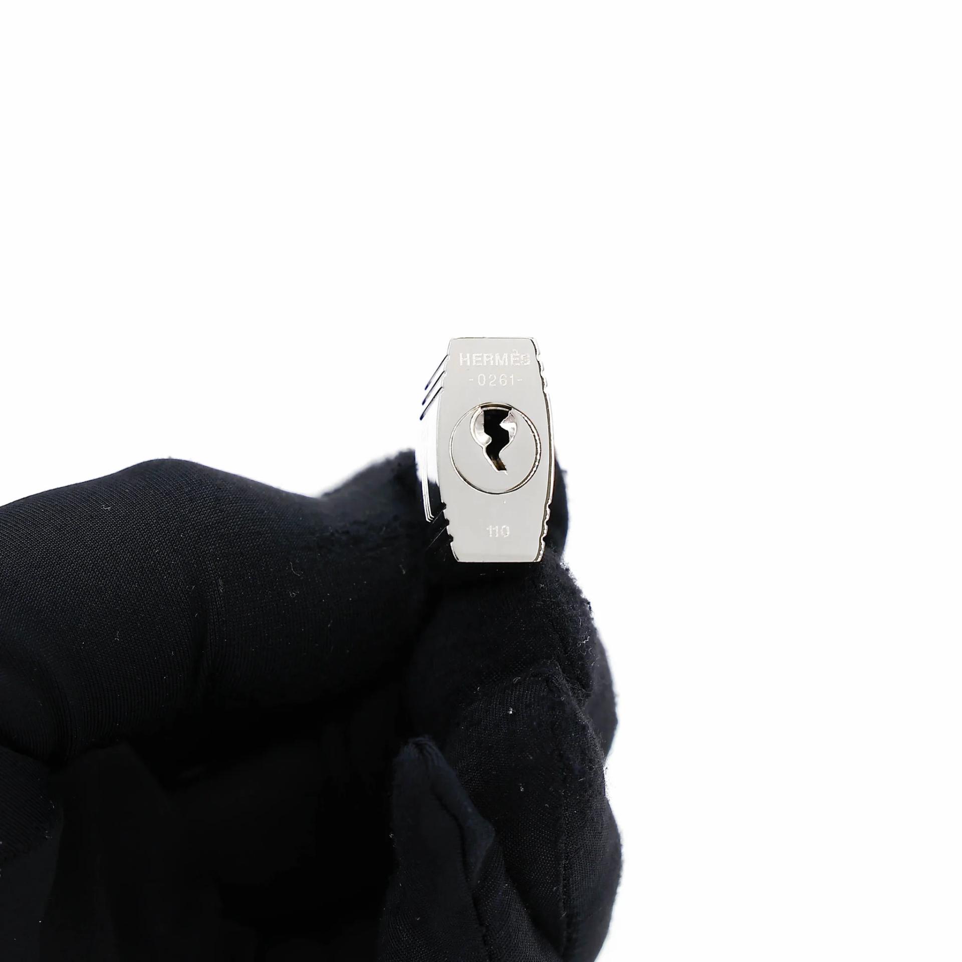 Very Good ( Rank A) HERMÈS Picotin Lock PM Noir (89) Clemence Palladium hardware Z (2021) - 16