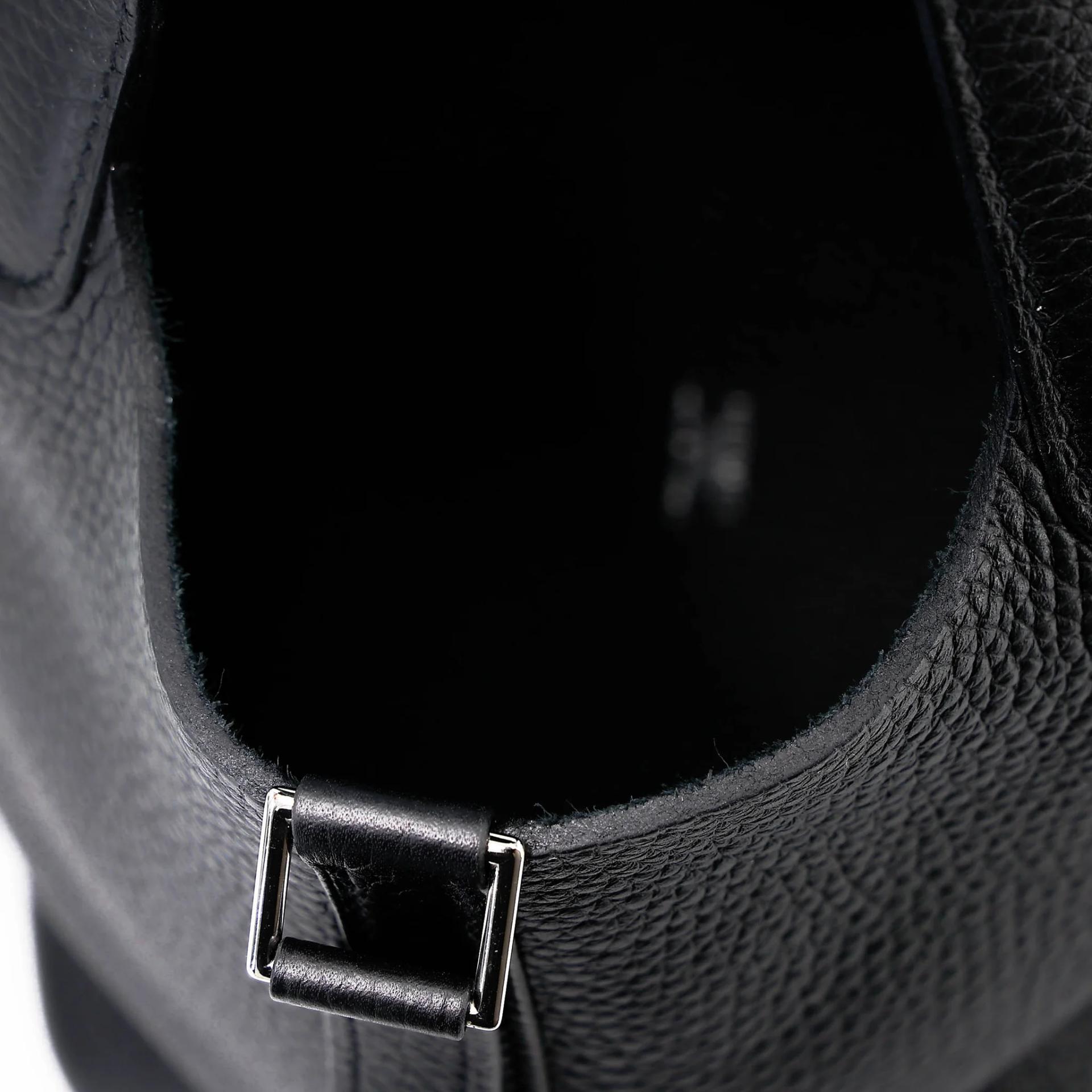Very Good ( Rank A) HERMÈS Picotin Lock PM Noir (89) Clemence Palladium hardware Z (2021) - 13