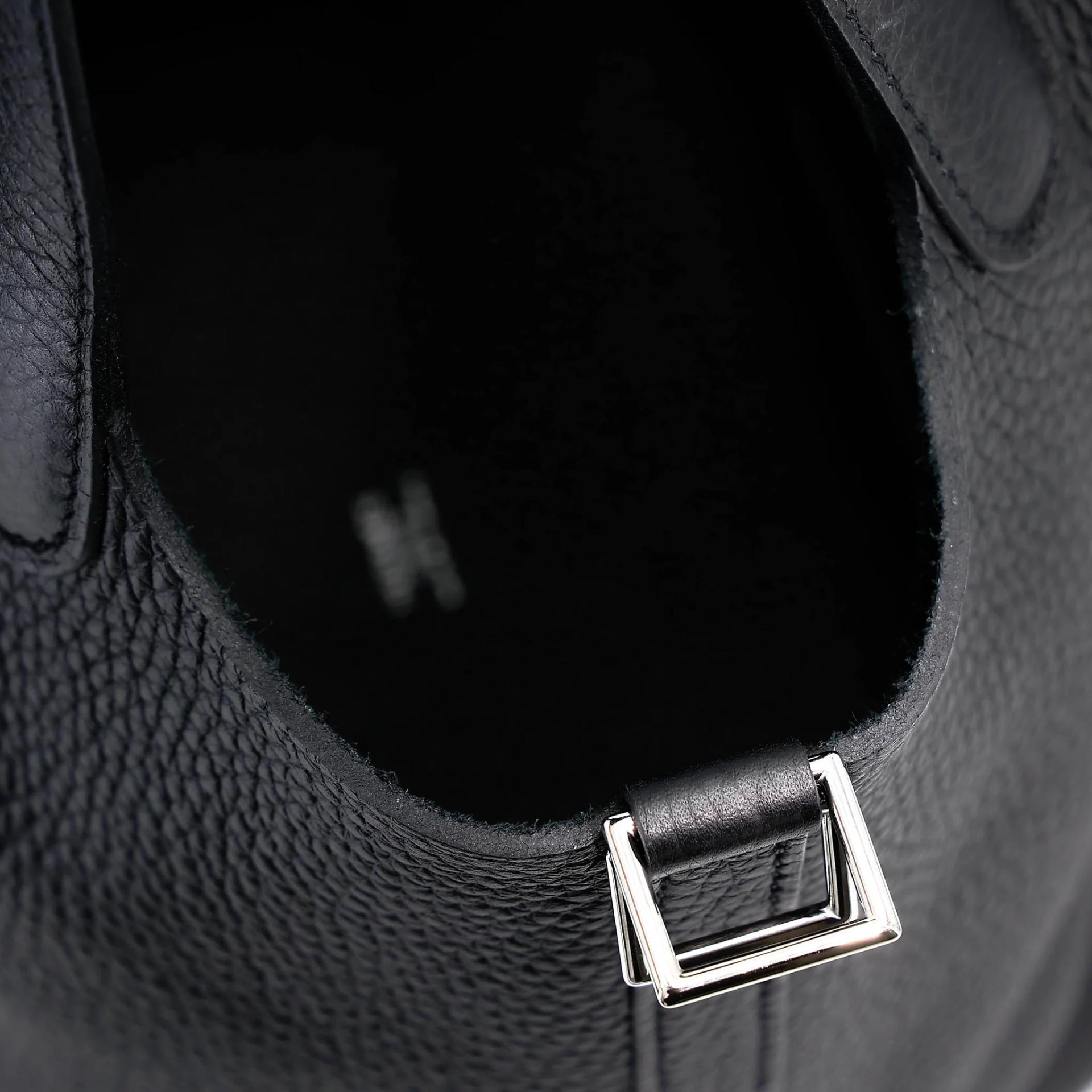 Very Good ( Rank A) HERMÈS Picotin Lock PM Noir (89) Clemence Palladium hardware Z (2021) - 12