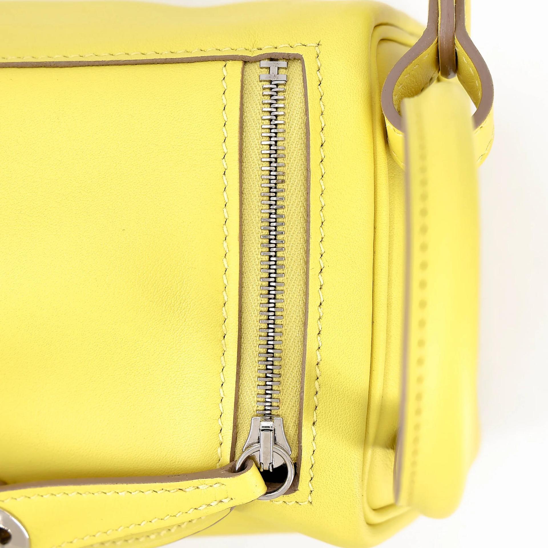 Very Good ( Rank A) HERMÈS Mini Lindy Lime (9R) Swift Palladium hardware Y (2020) - 14