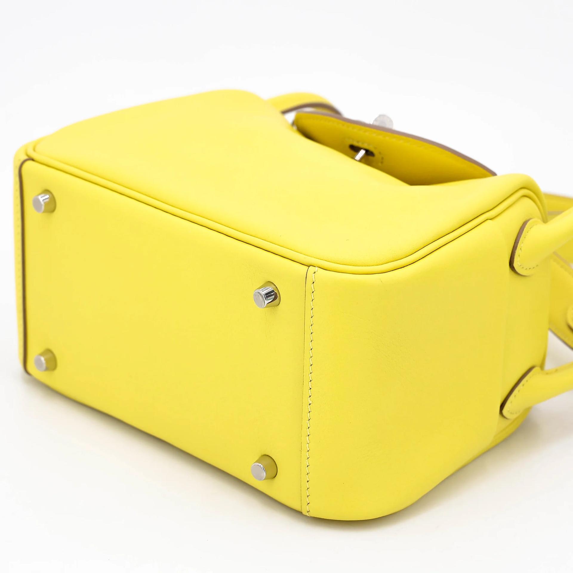 Very Good ( Rank A) HERMÈS Mini Lindy Lime (9R) Swift Palladium hardware Y (2020) - 4
