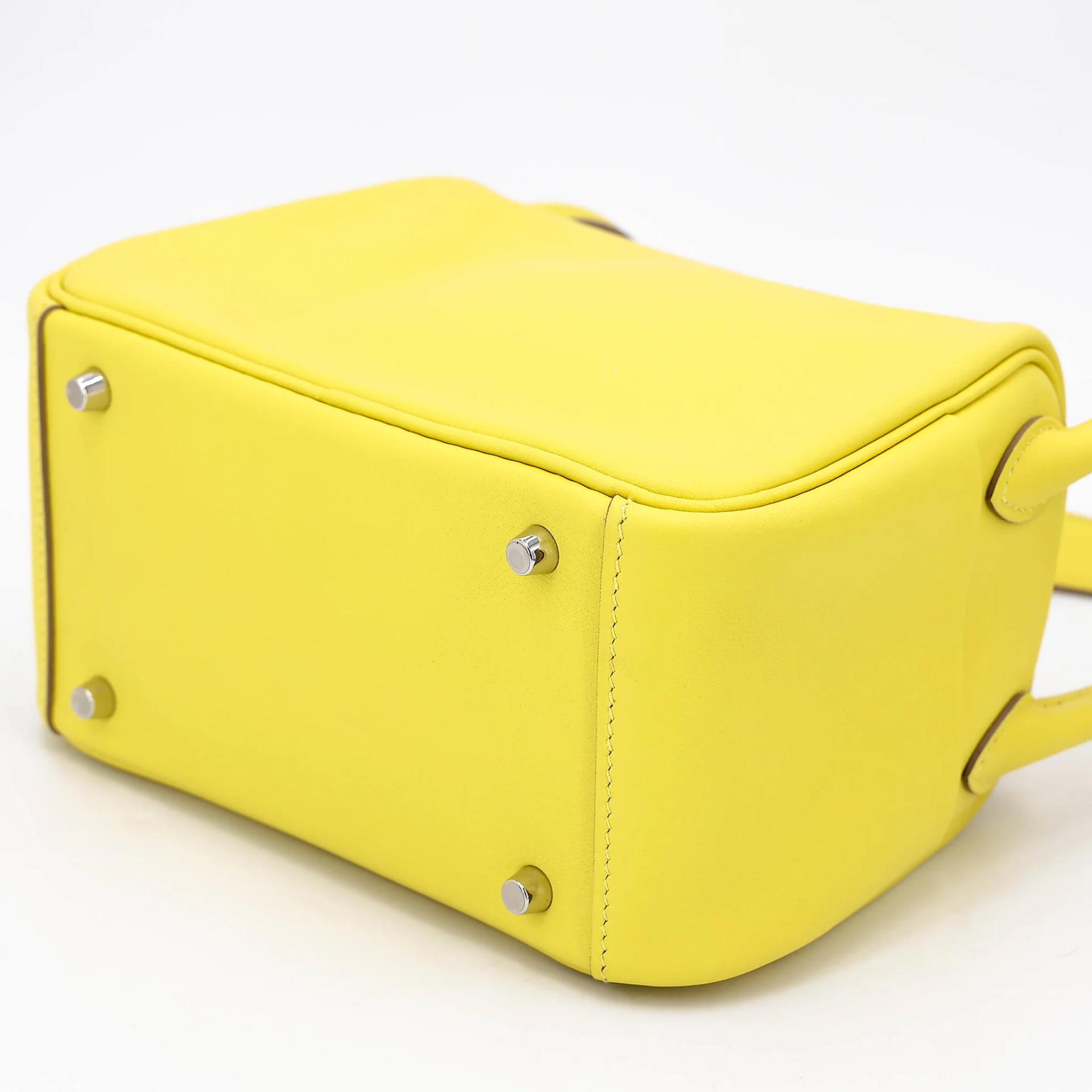 Very Good ( Rank A) HERMÈS Mini Lindy Lime (9R) Swift Palladium hardware Y (2020) - 6