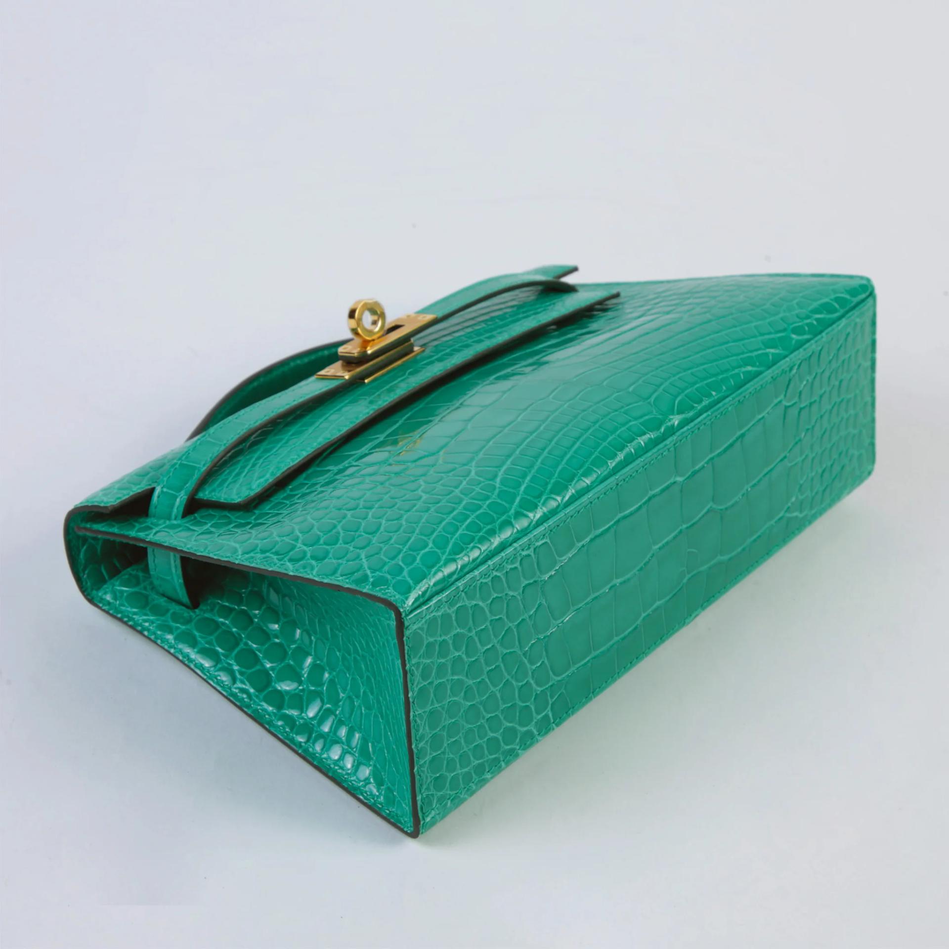 Brand New ( Rank N ) HERMÈS Kelly Pochette Vert Jade (O6) Shiny Alligator Gold hardware G (2026) - 4