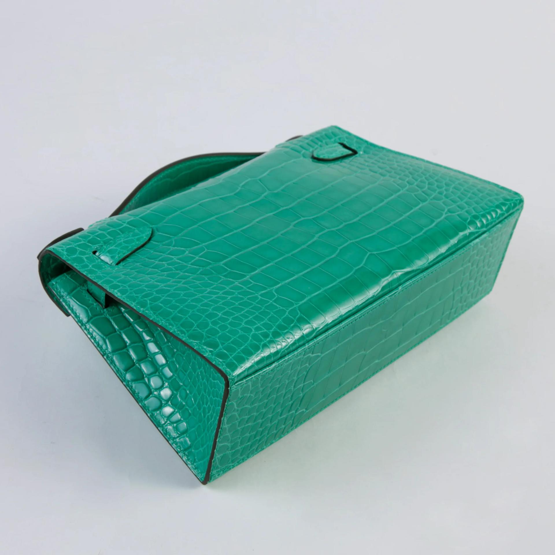 Brand New ( Rank N ) HERMÈS Kelly Pochette Vert Jade (O6) Shiny Alligator Gold hardware G (2026) - 6