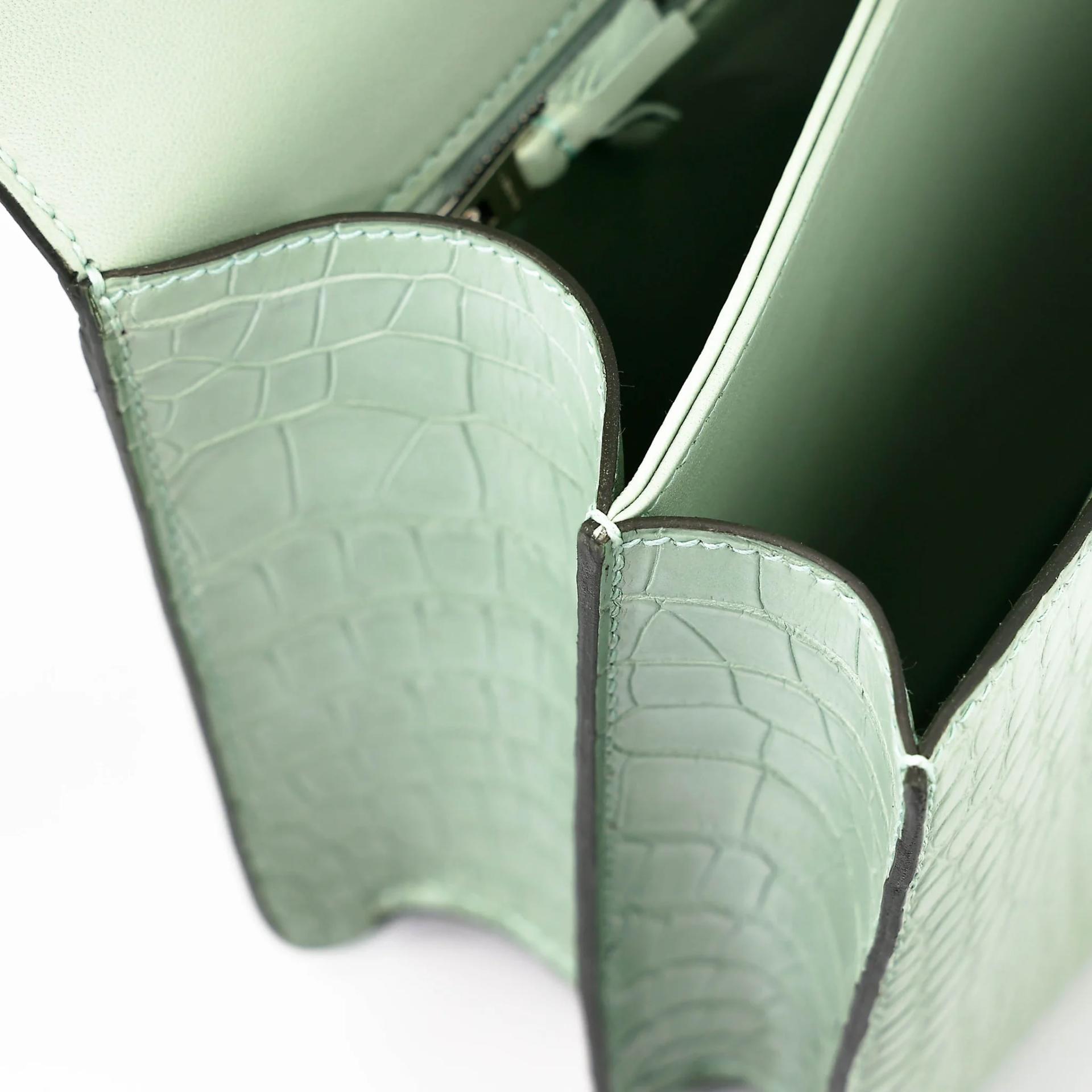 Excellent ( Rank SA ) HERMÈS Constance 24 Vert d’Eau (6U) Matte Alligator Palladium hardware C (2018) - 27