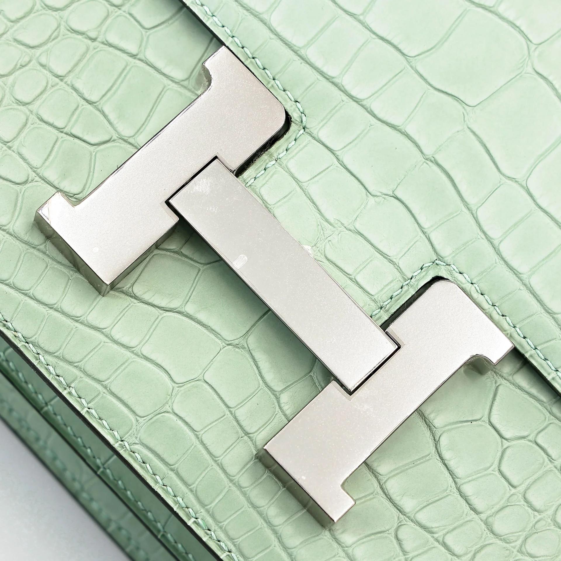 Excellent ( Rank SA ) HERMÈS Constance 24 Vert d’Eau (6U) Matte Alligator Palladium hardware C (2018) - 14