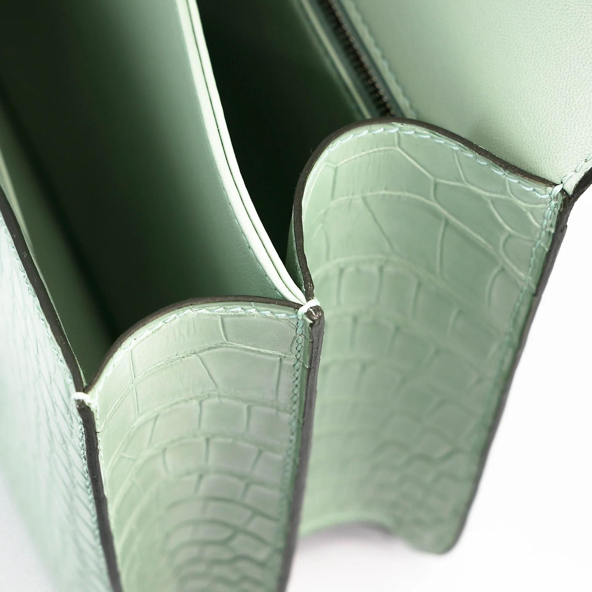 Excellent ( Rank SA ) HERMÈS Constance 24 Vert d’Eau (6U) Matte Alligator Palladium hardware C (2018) - 26