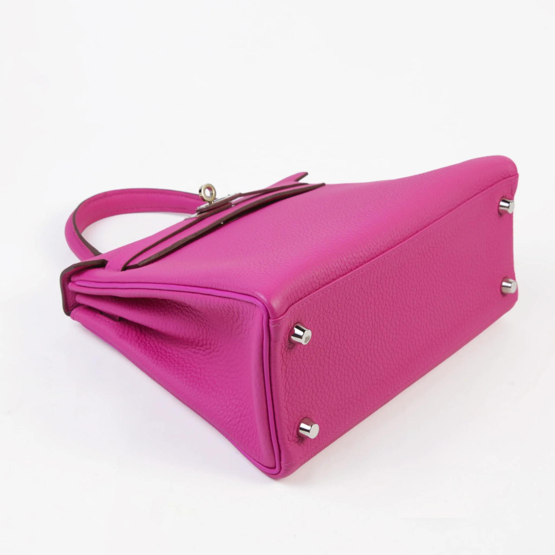 Very Good ( Rank A) HERMÈS Kelly 25 Magnolia (9I) Togo Palladium hardware C (2018) - 4