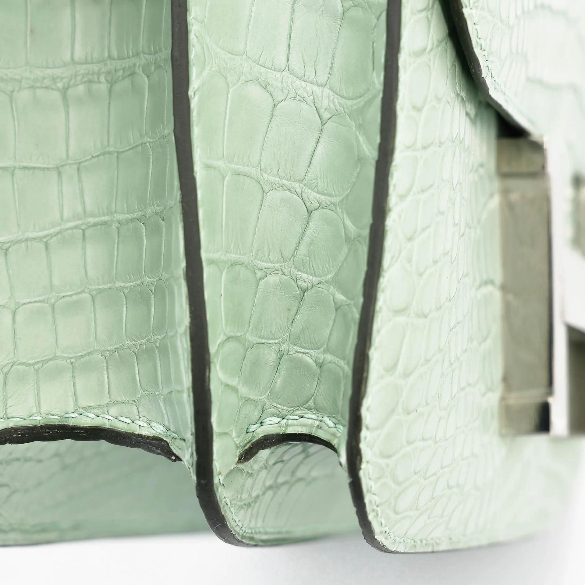 Excellent ( Rank SA ) HERMÈS Constance 24 Vert d’Eau (6U) Matte Alligator Palladium hardware C (2018) - 13