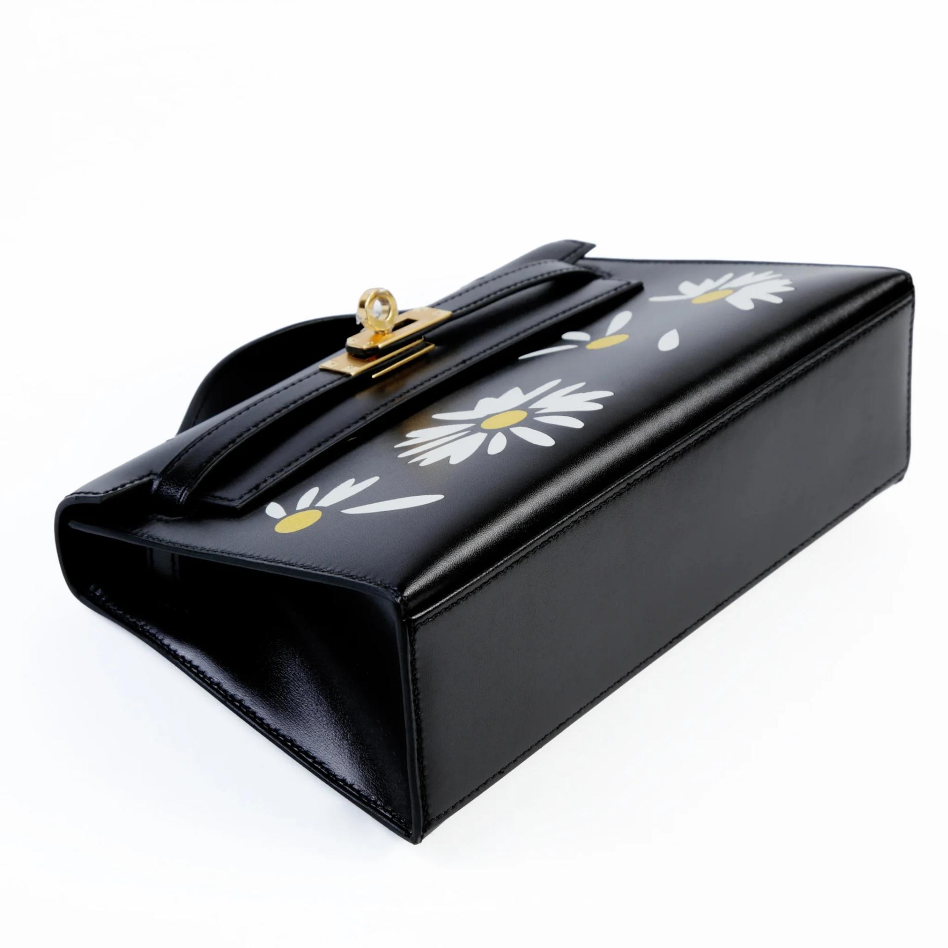 Unused ( Rank NS ) HERMÈS Limited Edition Kelly Pochette Daisy Noir (89) White Box-calf Gold hardware G (2026) - 4