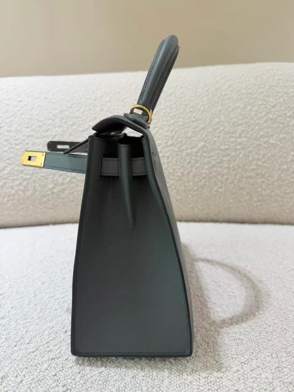Brand New ( Rank N ) HERMÈS Kelly 28 Sellier Vert Amande (63) Epsom Gold hardware G (2026) - 7