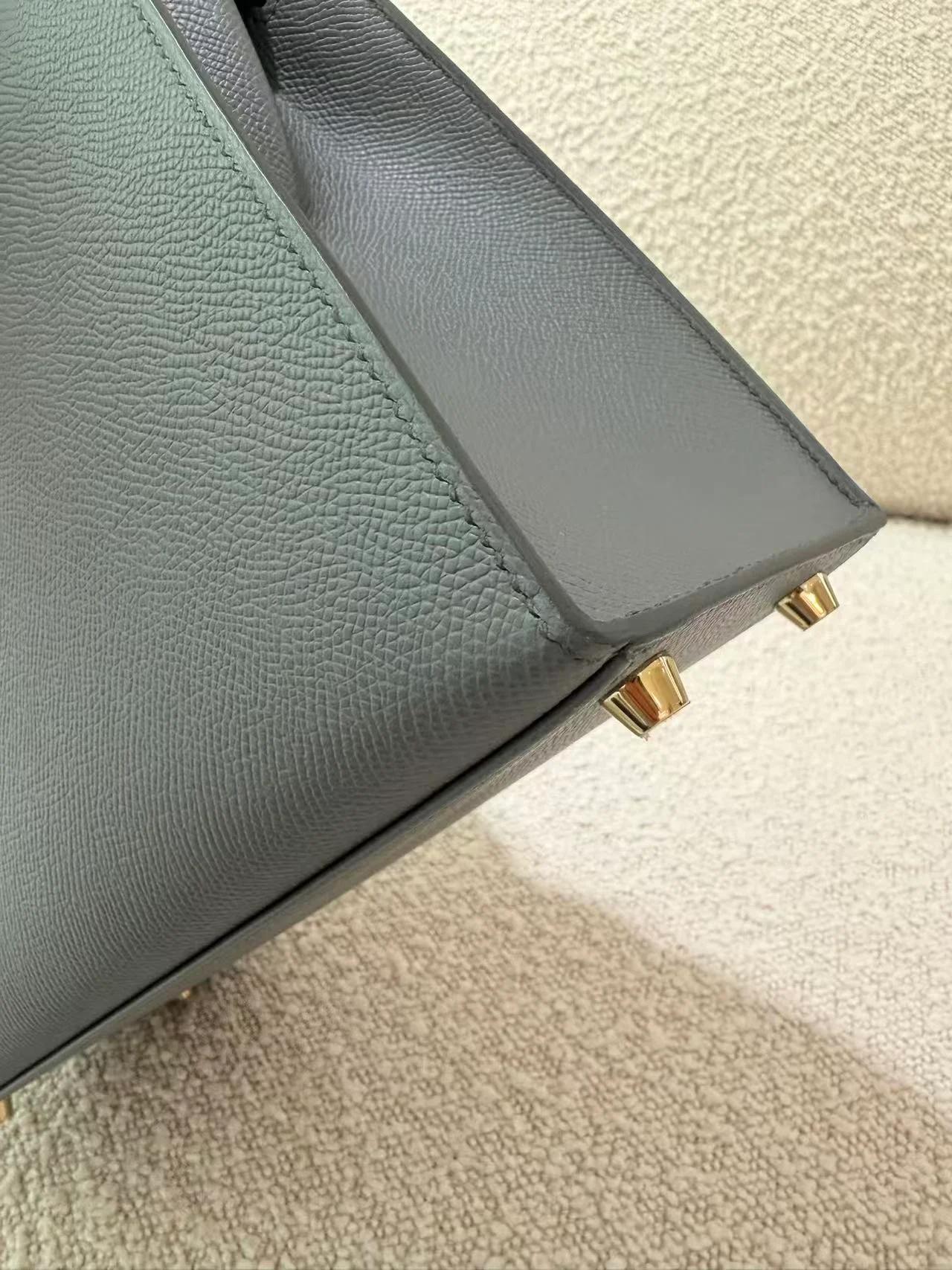 Brand New ( Rank N ) HERMÈS Kelly 28 Sellier Vert Amande (63) Epsom Gold hardware G (2026) - 15