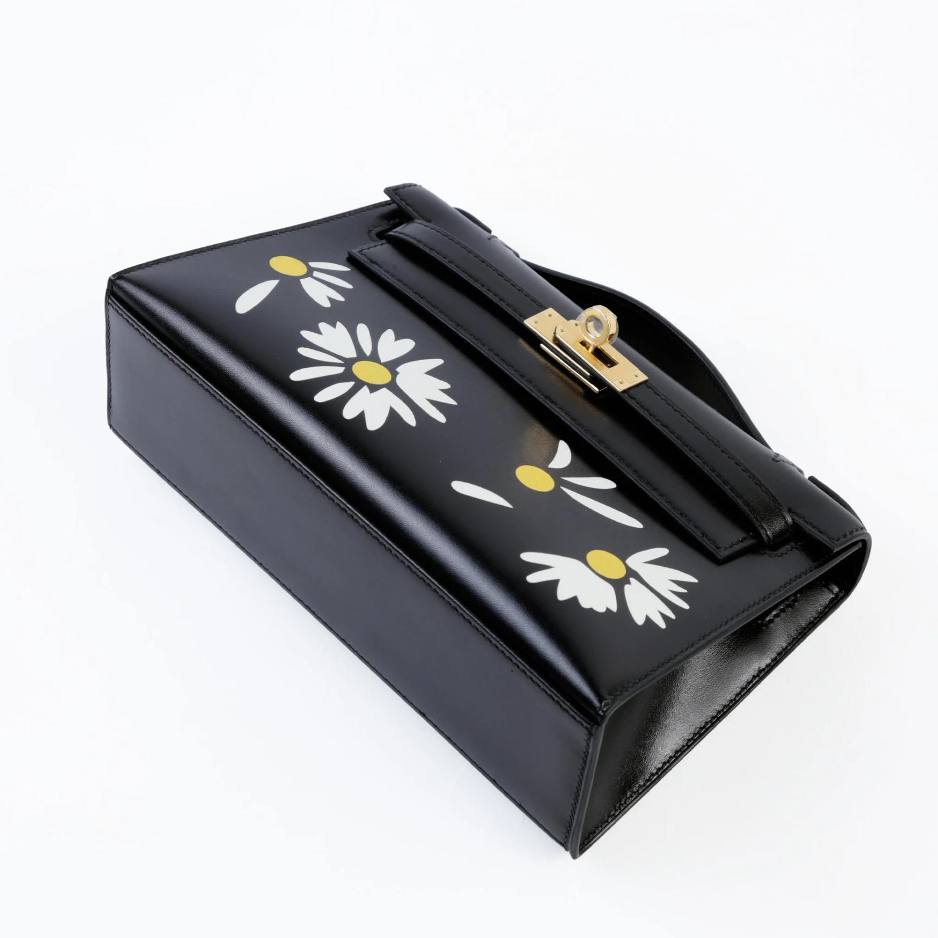 Unused ( Rank NS ) HERMÈS Limited Edition Kelly Pochette Daisy Noir (89) White Box-calf Gold hardware G (2026) - 5
