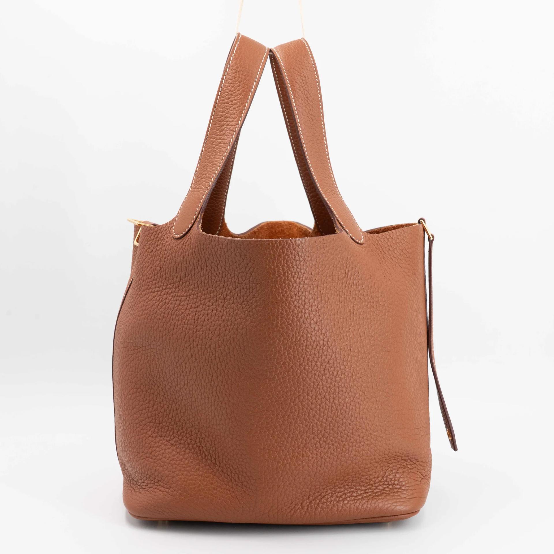 Excellent ( Rank SA ) HERMÈS Picotin Lock MM Gold (37) Clemence Gold hardware U (2022) - 4