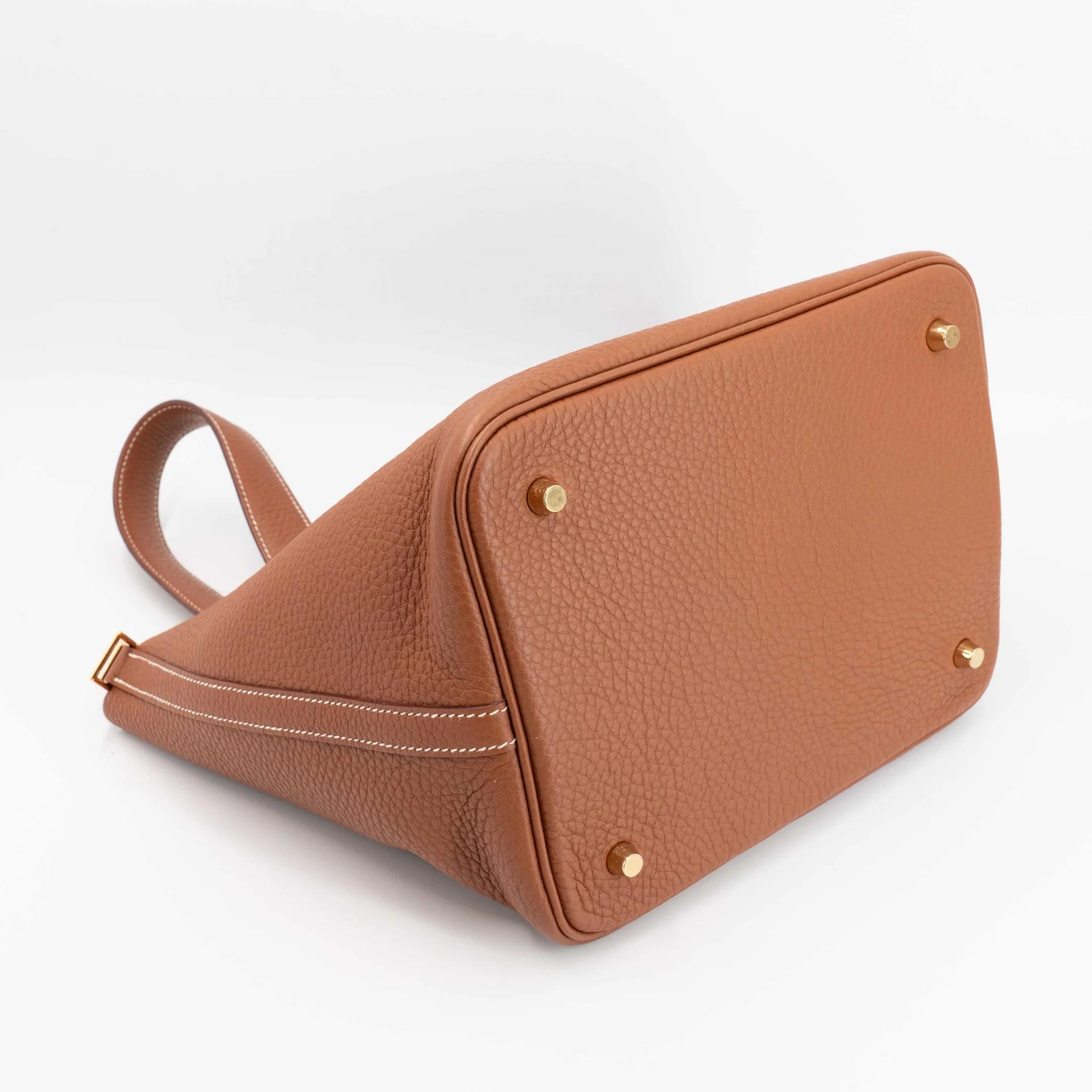 Excellent ( Rank SA ) HERMÈS Picotin Lock MM Gold (37) Clemence Gold hardware U (2022) - 12