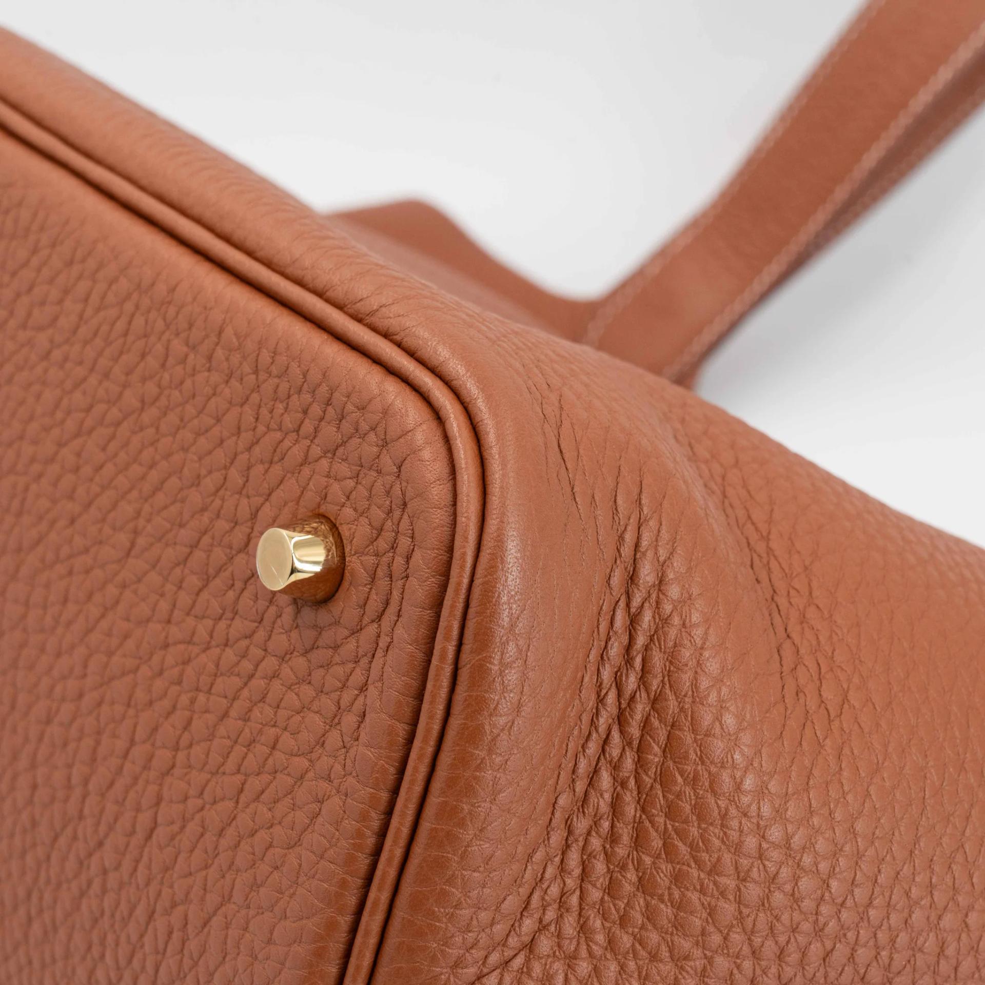 Excellent ( Rank SA ) HERMÈS Picotin Lock MM Gold (37) Clemence Gold hardware U (2022) - 17