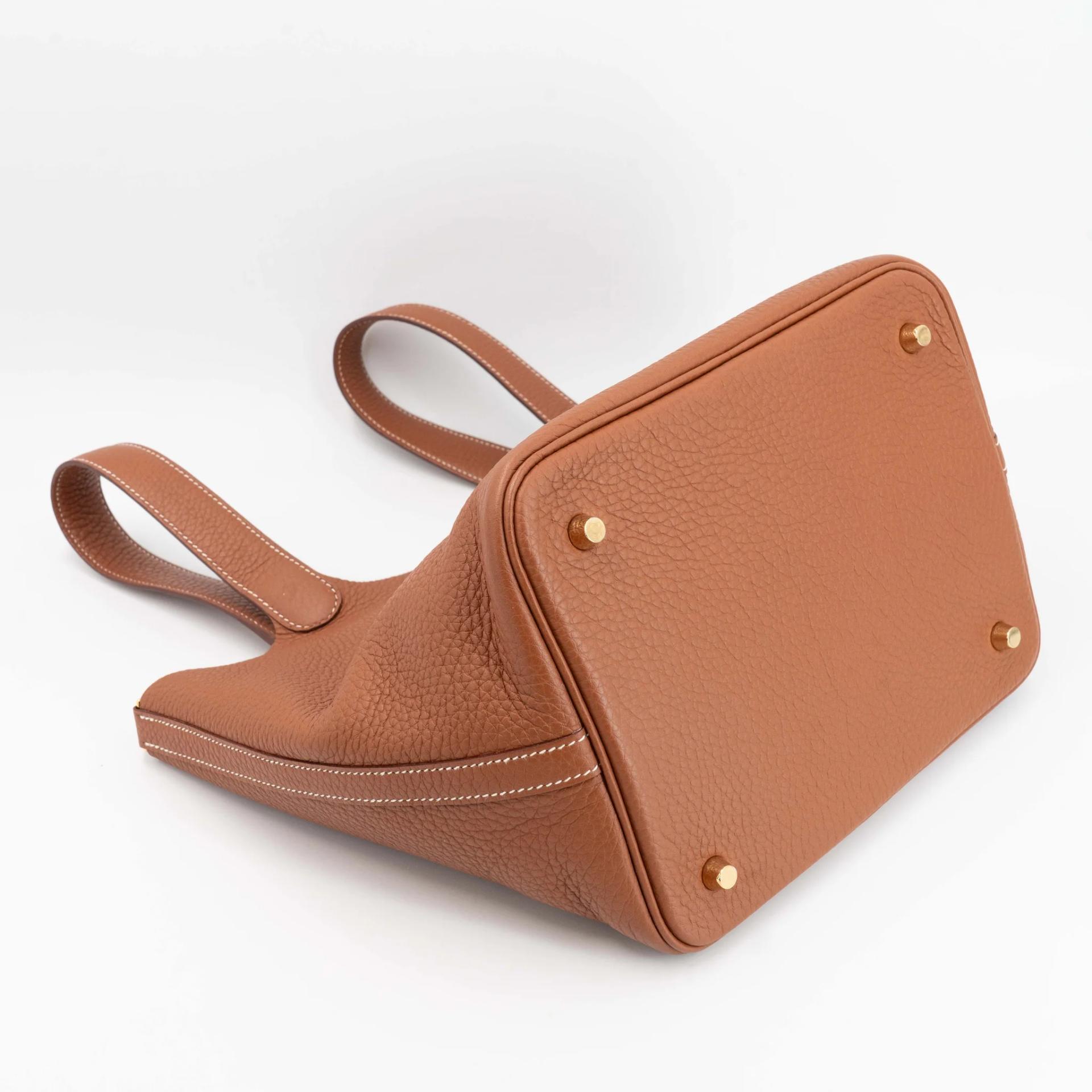 Excellent ( Rank SA ) HERMÈS Picotin Lock MM Gold (37) Clemence Gold hardware U (2022) - 15
