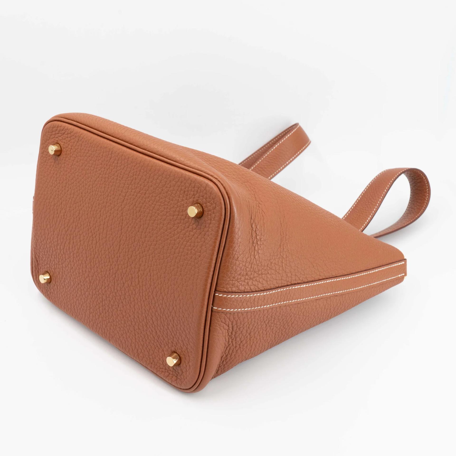 Excellent ( Rank SA ) HERMÈS Picotin Lock MM Gold (37) Clemence Gold hardware U (2022) - 13