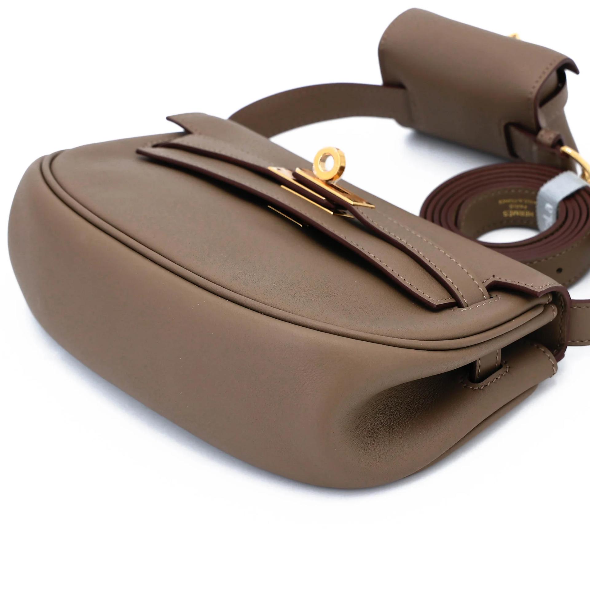 Unused ( Rank NS ) HERMÈS Kelly Moove Etoupe (18) Swift Gold hardware B (2023) - 18