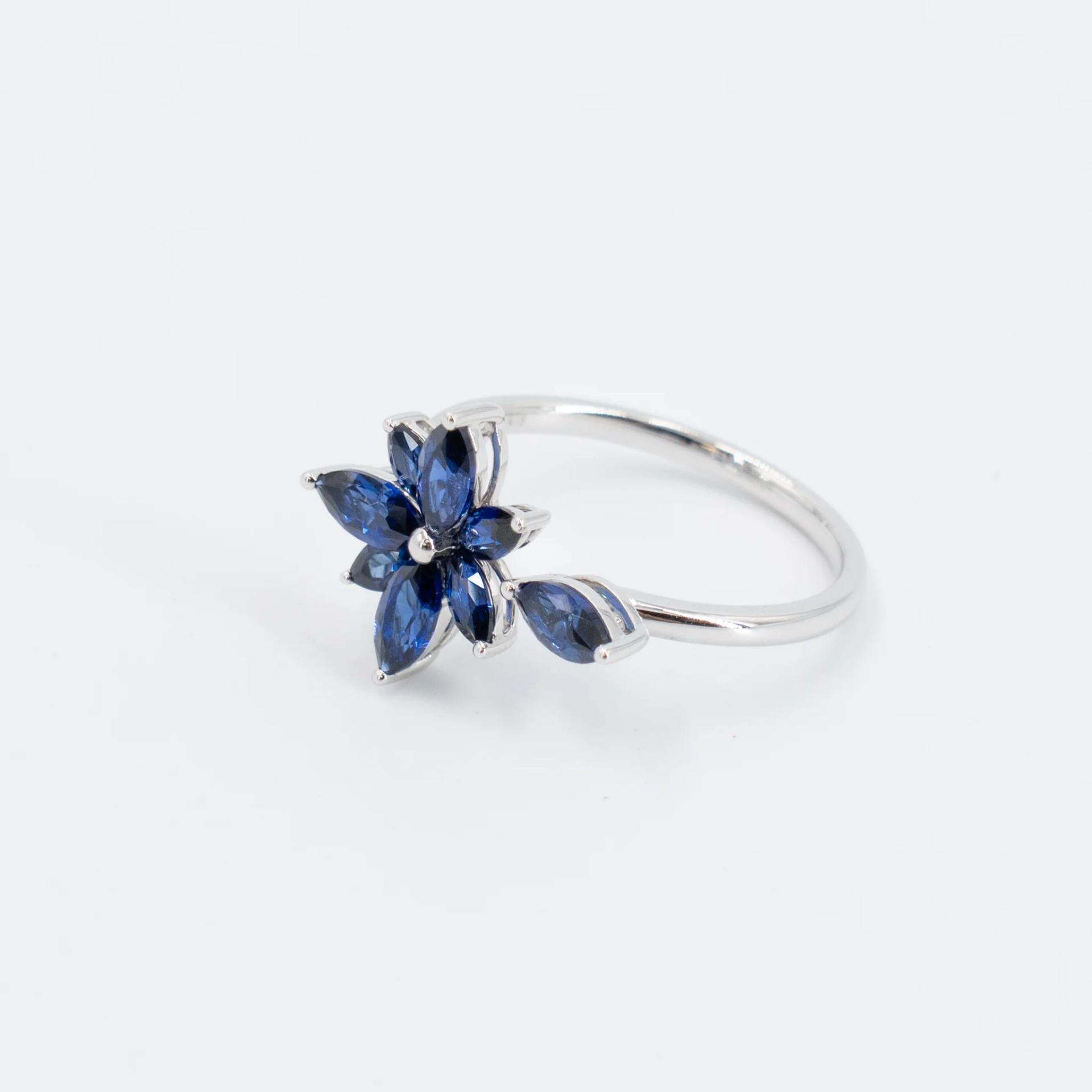 Brand New ( Rank N ) Mira MIRA Lumière Star PINKY RING Blue 18K White Gold - 5