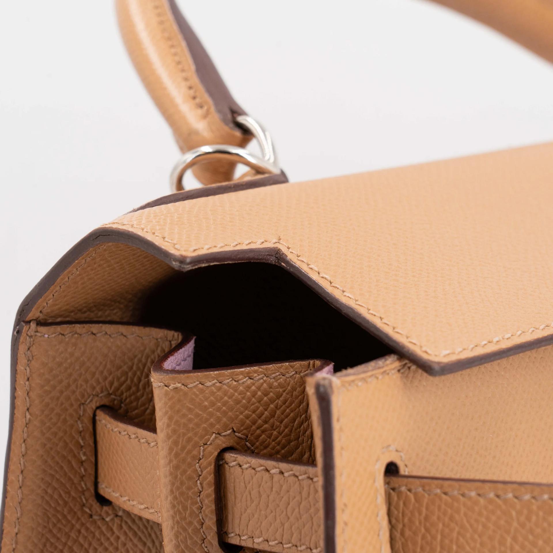 Very Good ( Rank A) HERMÈS Kelly 28 Sellier Verso Biscuit (4B) Mauve Sylvestre (X9) Epsom Palladium hardware U (2022) - 36