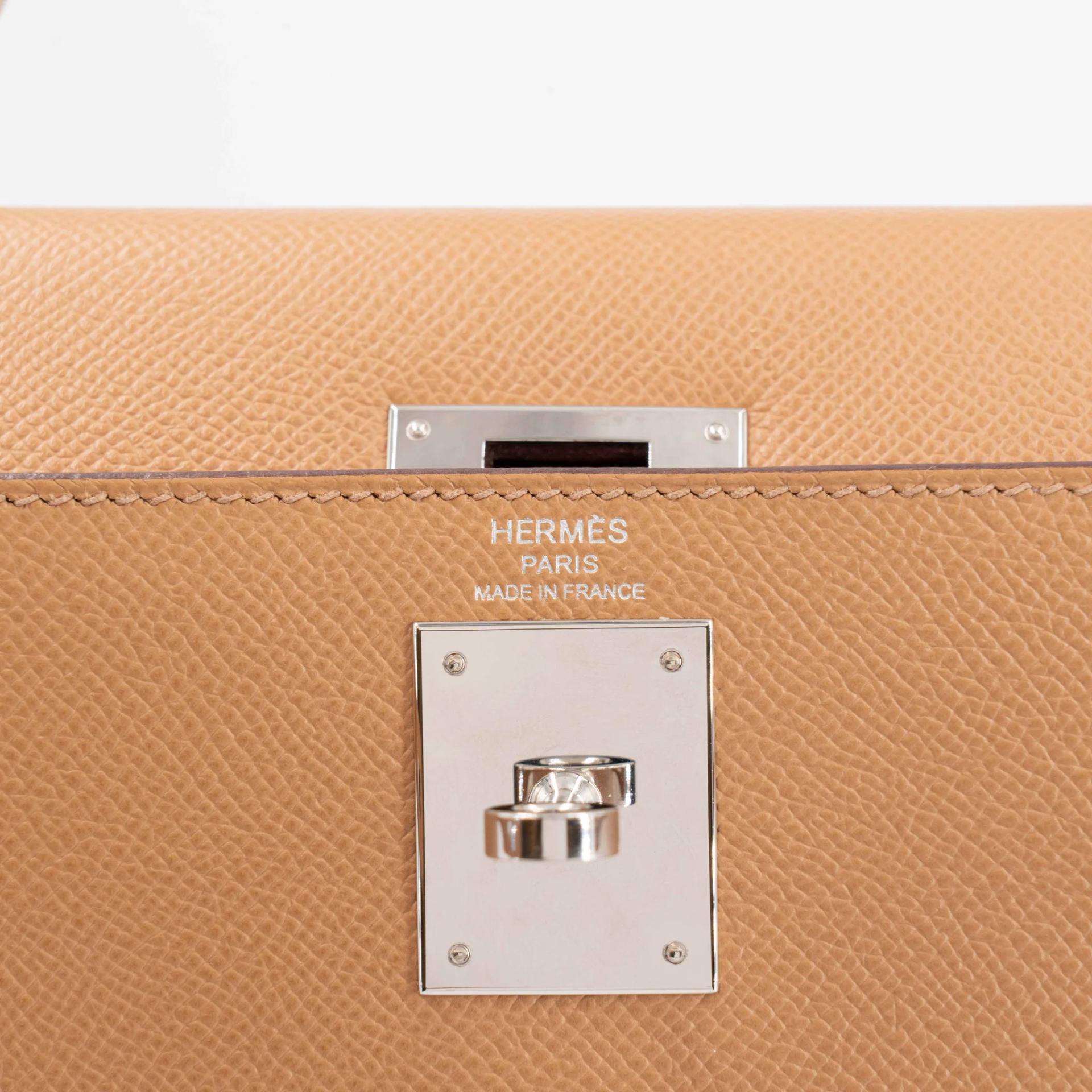 Very Good ( Rank A) HERMÈS Kelly 28 Sellier Verso Biscuit (4B) Mauve Sylvestre (X9) Epsom Palladium hardware U (2022) - 17