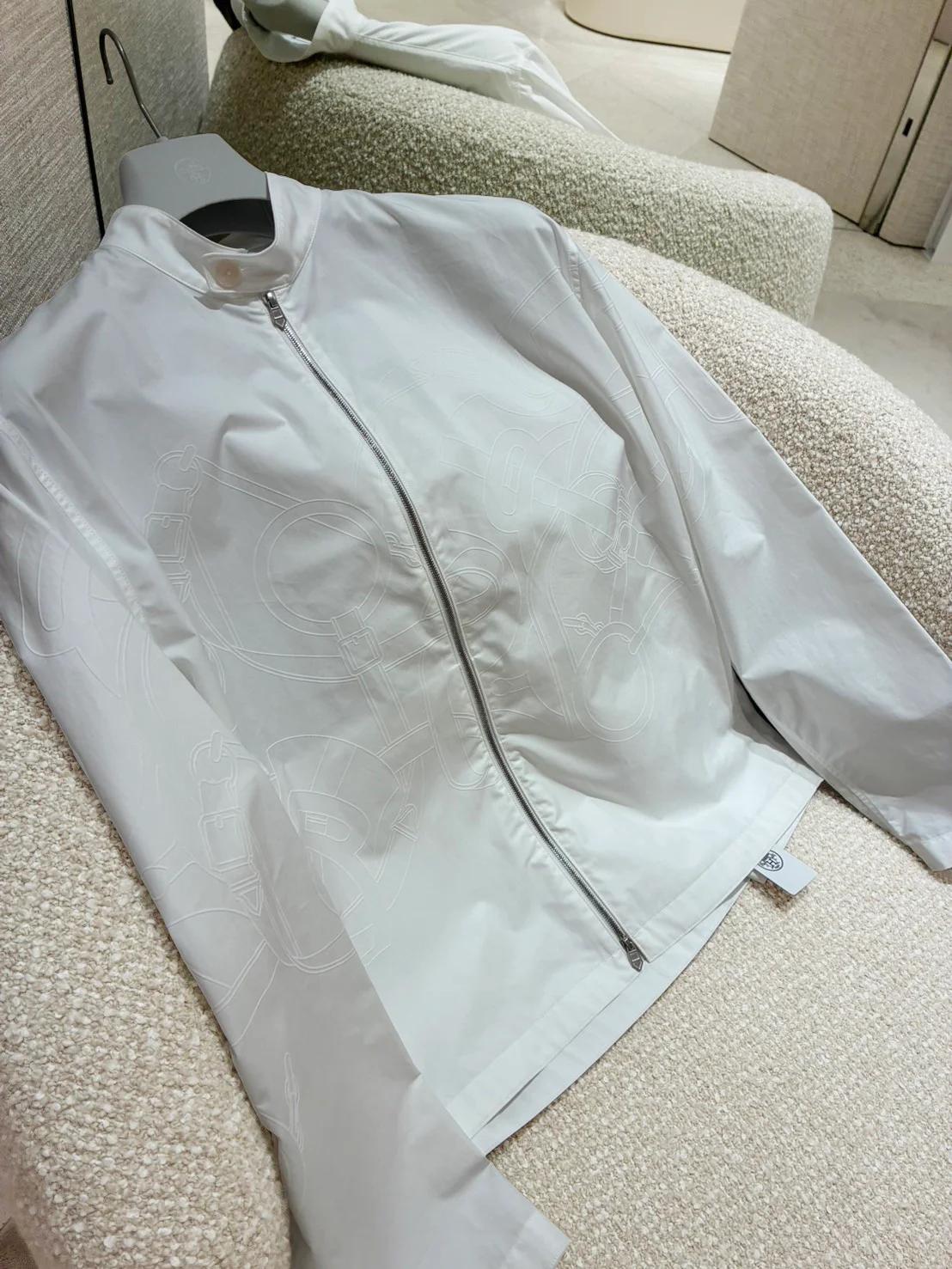 Brand New ( Rank N ) HERMÈS Eperon d'Or 3D Zipped Jacket White Cotton Palladium hardware - 8