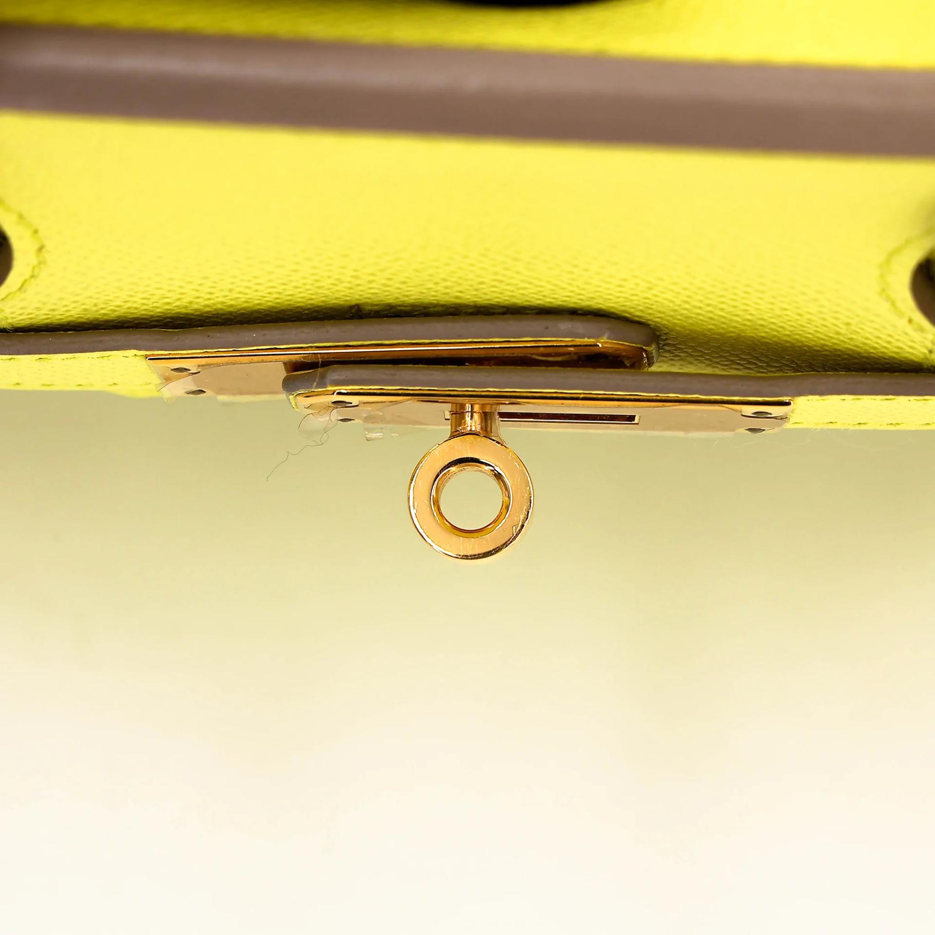Very Good ( Rank A) HERMÈS Birkin 30 Lime (9R) Epsom Gold hardware Square Q (2013) - 24