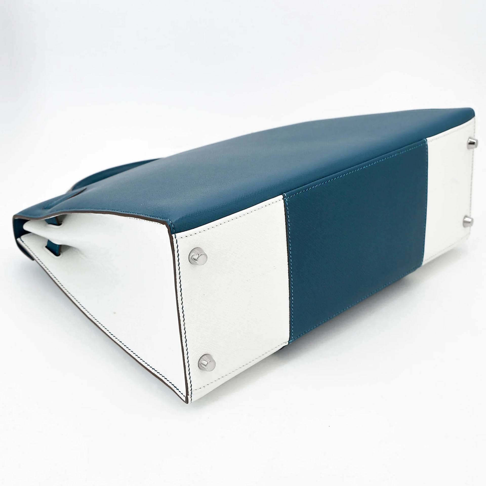 Very Good ( Rank A) HERMÈS Limited Edition Kelly 35 Flag White (01) Bleu Thalassa (7A) Epsom Palladium hardware Square R (2014) - 7