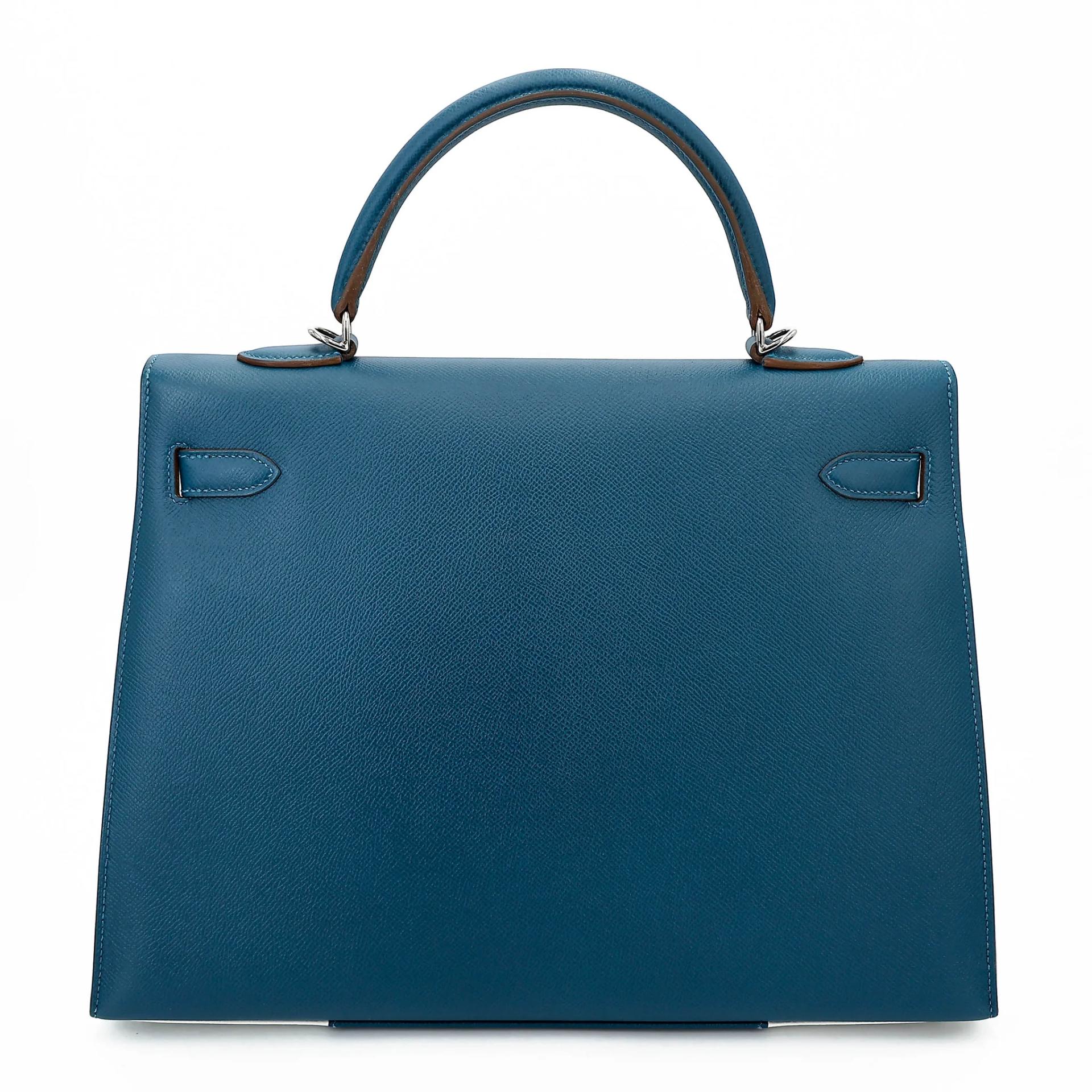 Very Good ( Rank A) HERMÈS Limited Edition Kelly 35 Flag White (01) Bleu Thalassa (7A) Epsom Palladium hardware Square R (2014) - 2