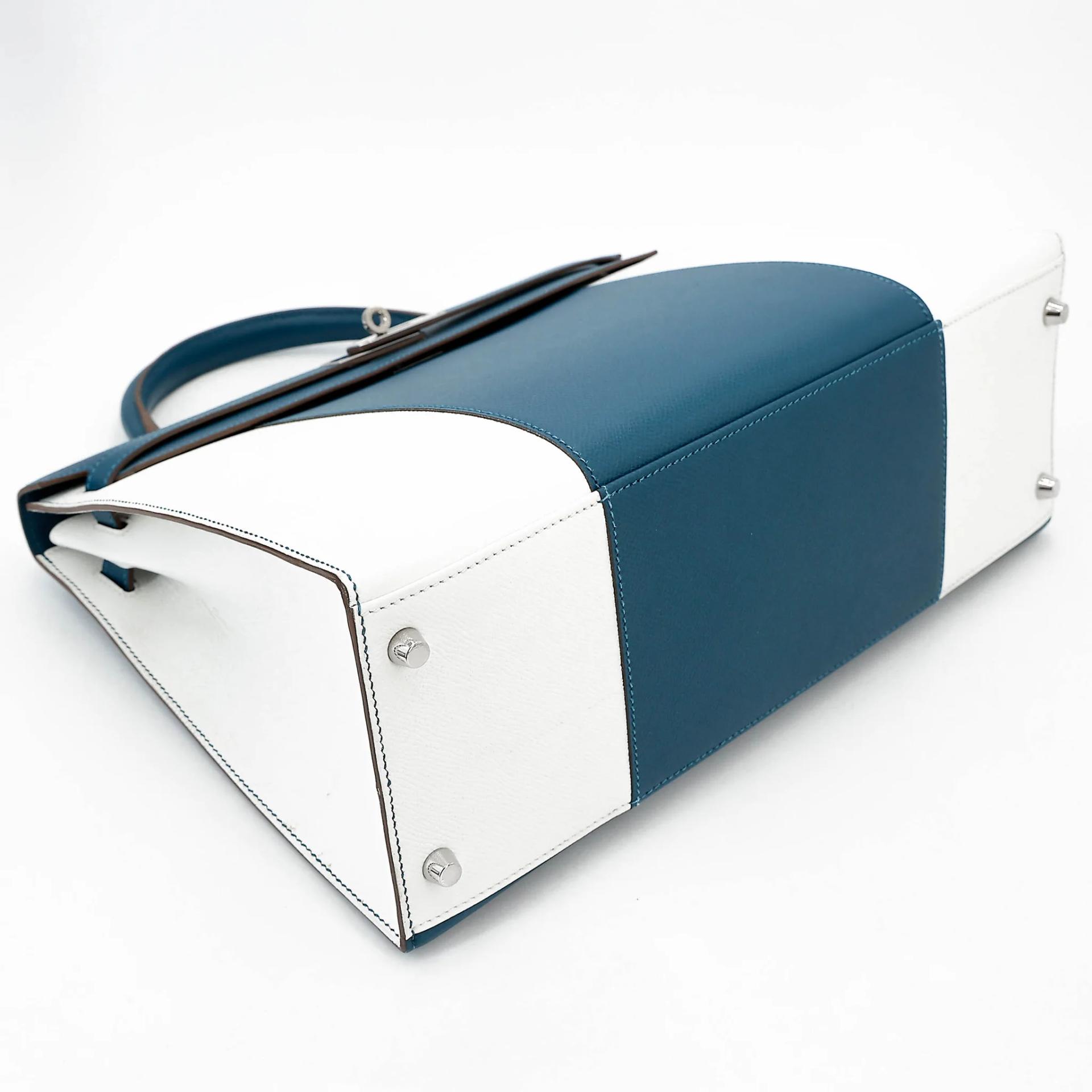 Very Good ( Rank A) HERMÈS Limited Edition Kelly 35 Flag White (01) Bleu Thalassa (7A) Epsom Palladium hardware Square R (2014) - 5