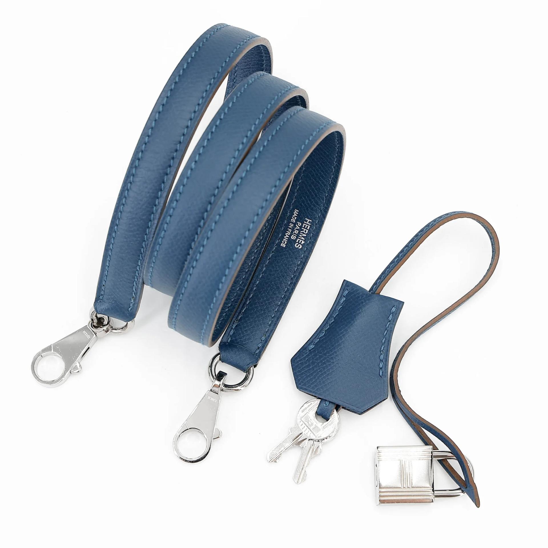 Very Good ( Rank A) HERMÈS Limited Edition Kelly 35 Flag White (01) Bleu Thalassa (7A) Epsom Palladium hardware Square R (2014) - 25