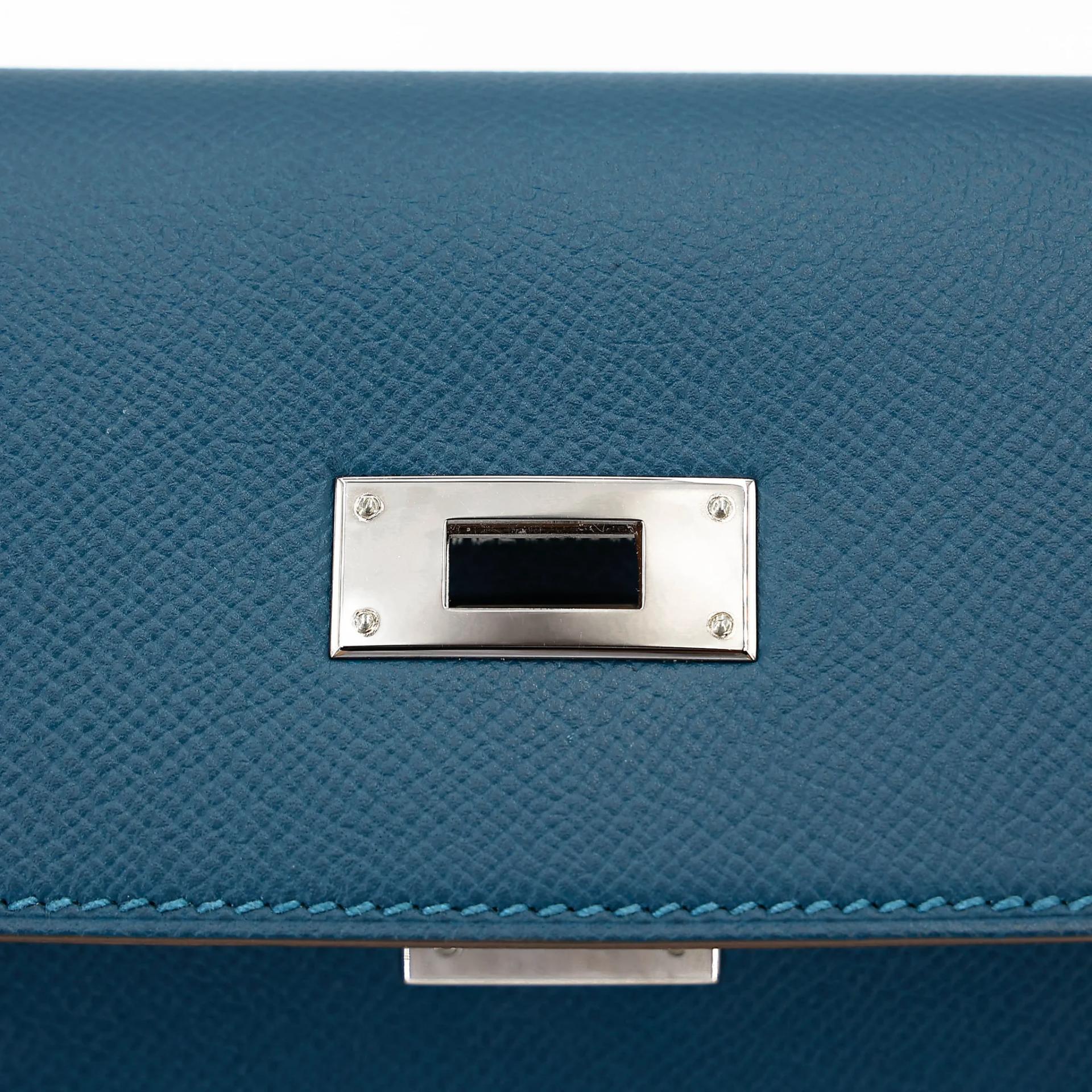 Very Good ( Rank A) HERMÈS Limited Edition Kelly 35 Flag White (01) Bleu Thalassa (7A) Epsom Palladium hardware Square R (2014) - 17