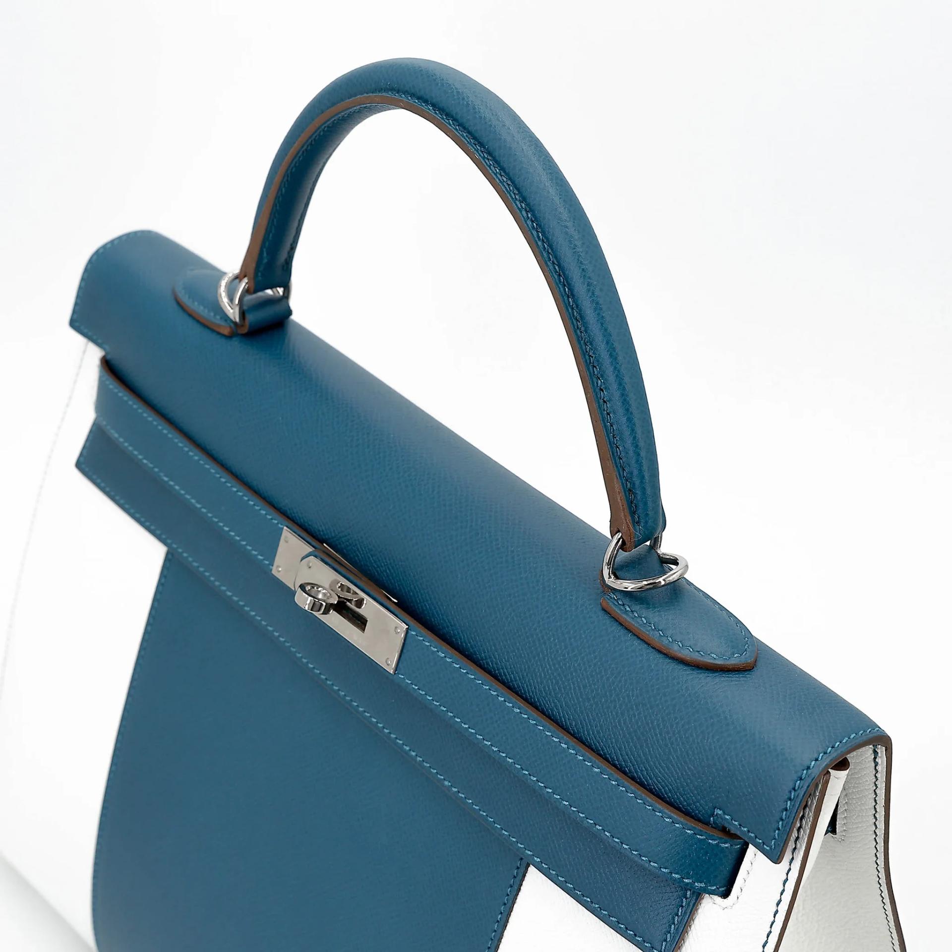 Very Good ( Rank A) HERMÈS Limited Edition Kelly 35 Flag White (01) Bleu Thalassa (7A) Epsom Palladium hardware Square R (2014) - 3