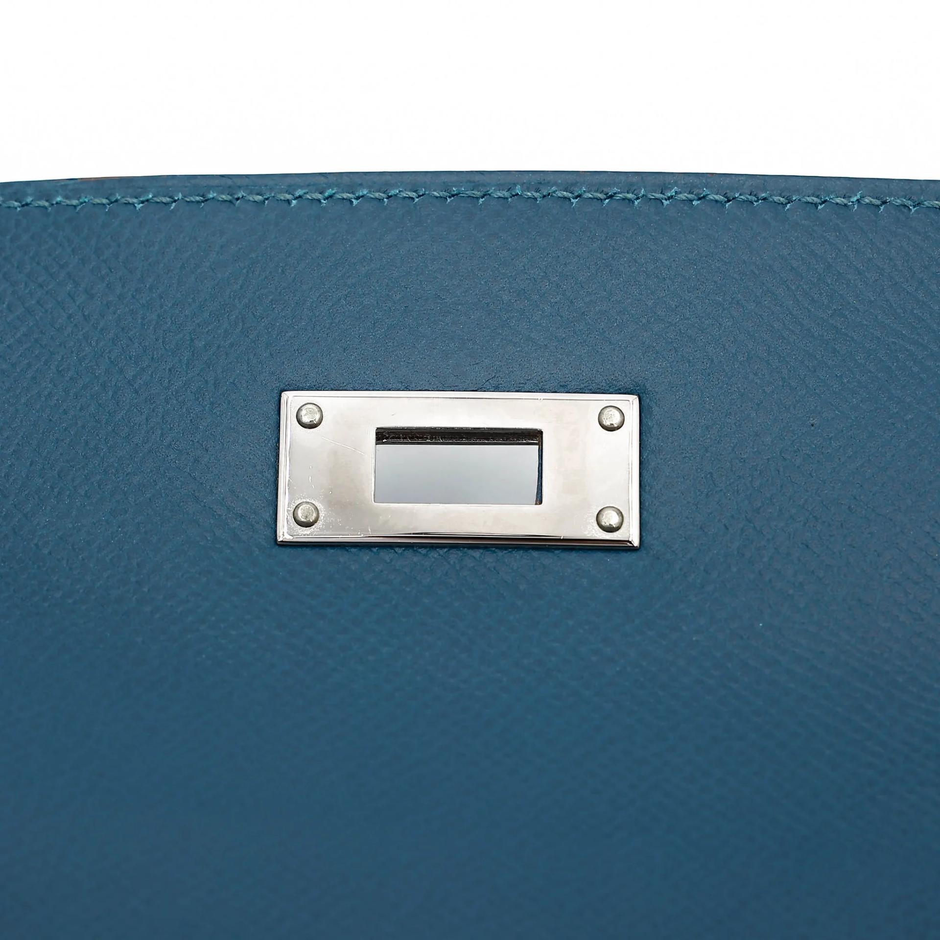 Very Good ( Rank A) HERMÈS Limited Edition Kelly 35 Flag White (01) Bleu Thalassa (7A) Epsom Palladium hardware Square R (2014) - 18