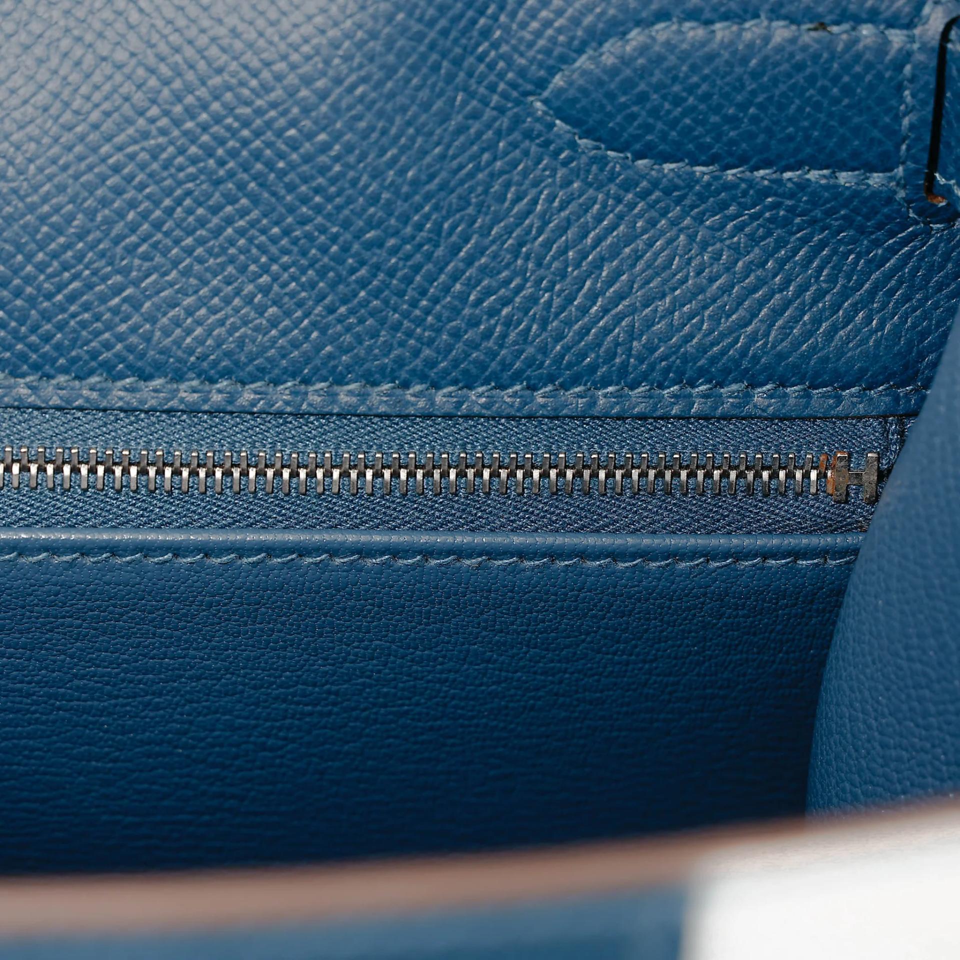 Very Good ( Rank A) HERMÈS Limited Edition Kelly 35 Flag White (01) Bleu Thalassa (7A) Epsom Palladium hardware Square R (2014) - 21