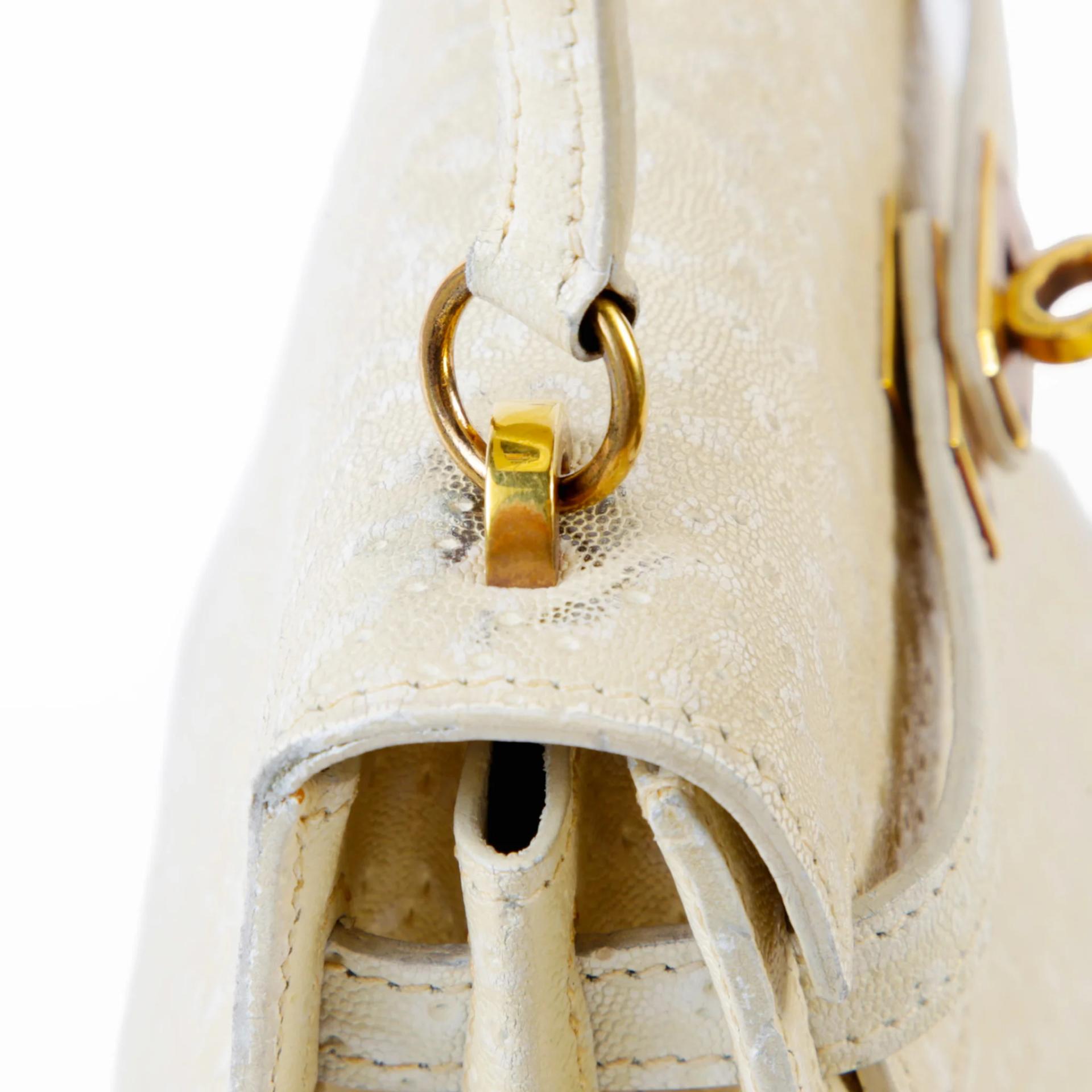 Fair ( Rank B ) HERMÈS Limited Edition Vintage Mini Kelly 20 Ivory Beluga Whale Leather Gold hardware Circle C (1973) - 5
