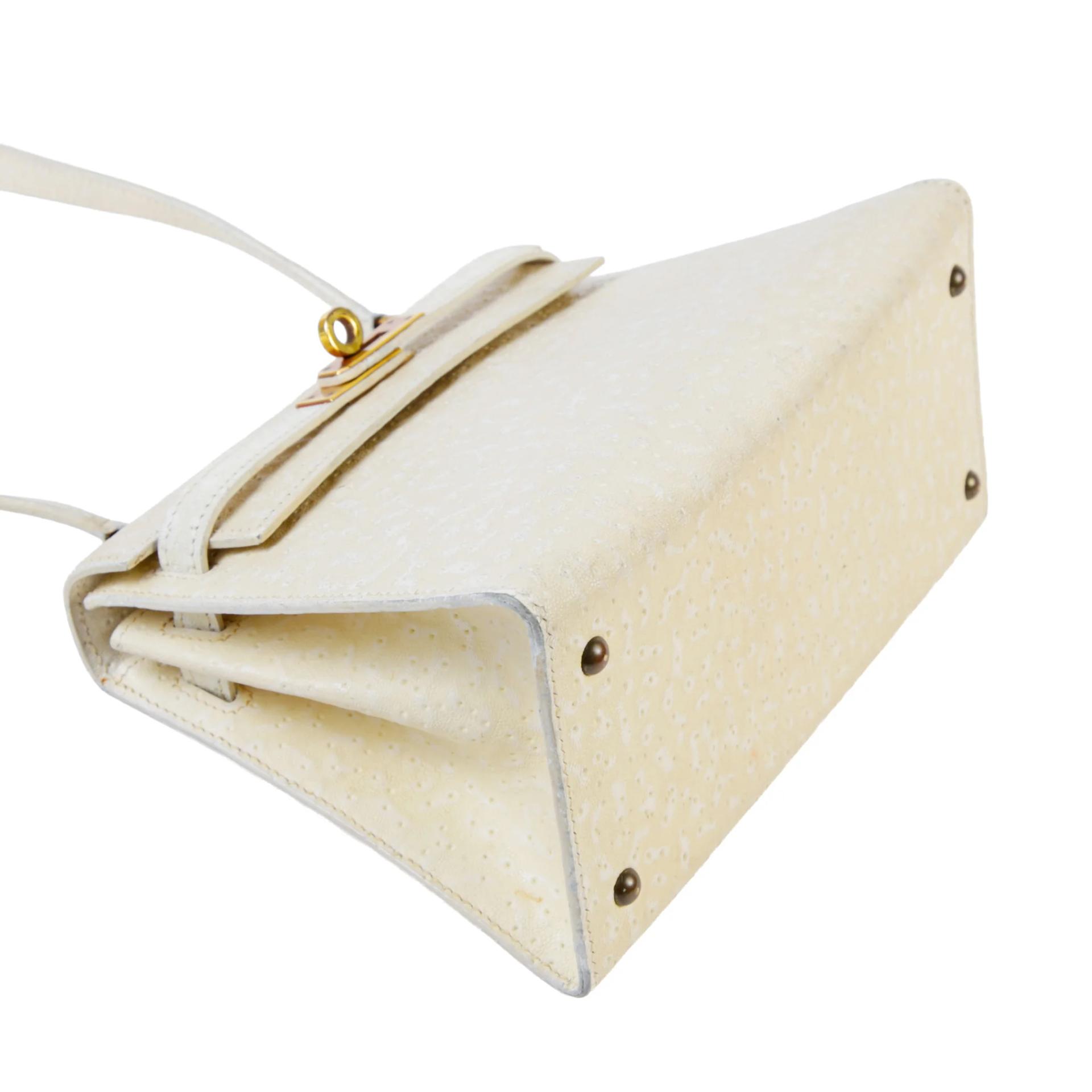 Fair ( Rank B ) HERMÈS Limited Edition Vintage Mini Kelly 20 Ivory Beluga Whale Leather Gold hardware Circle C (1973) - 8