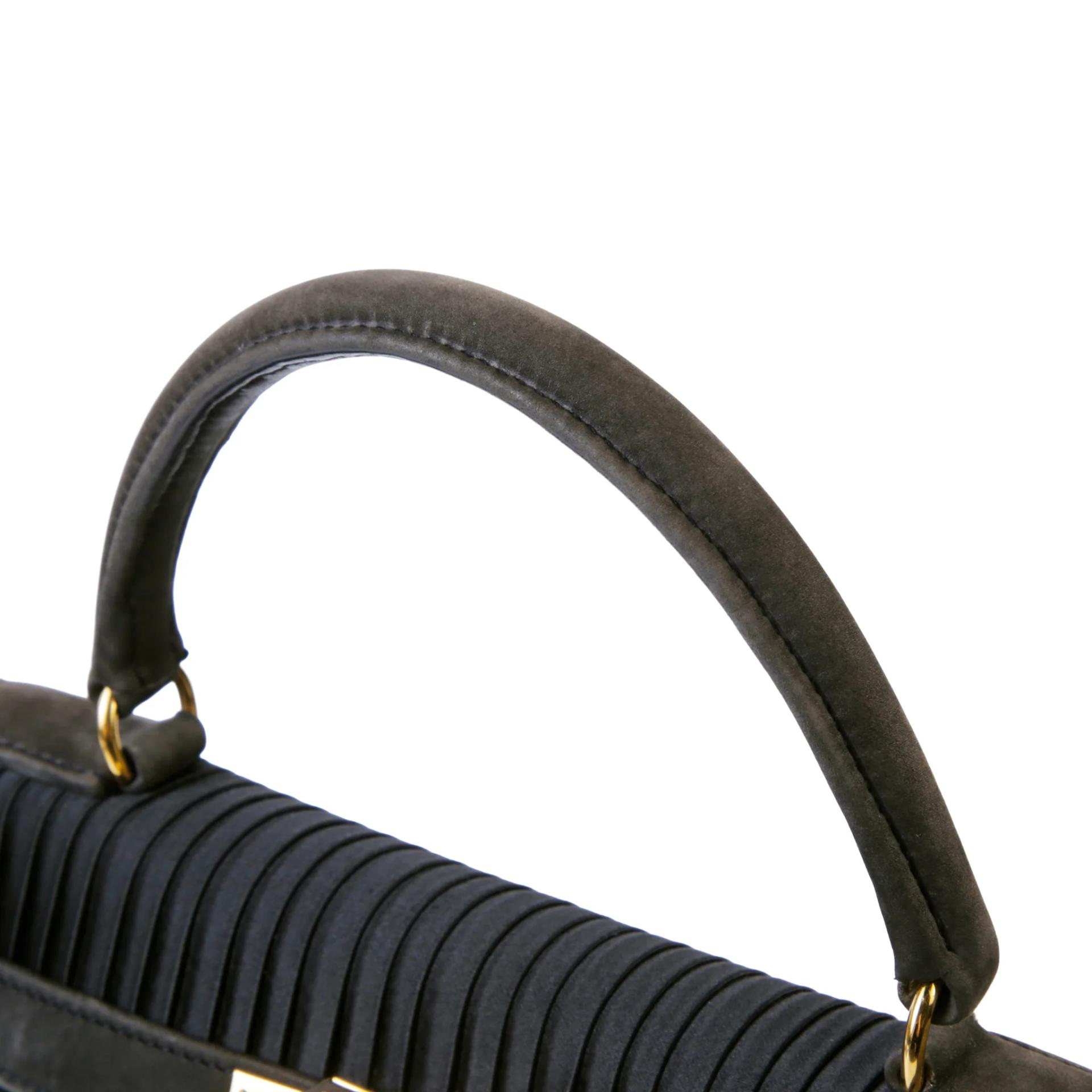 Good ( Rank AB) HERMÈS Limited Edition Kelly 28 Sellier Black Doblis Suede Gold hardware Circle W (1993) - 3